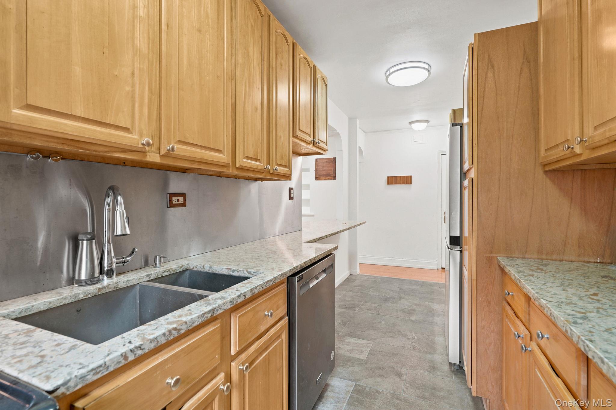 2160 Bronx Park 6j Property Photo 10