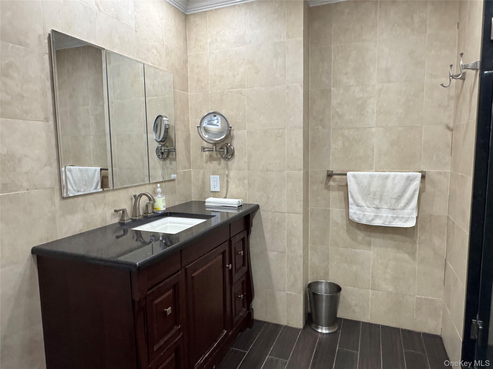 285 S Broadway D Property Photo 13