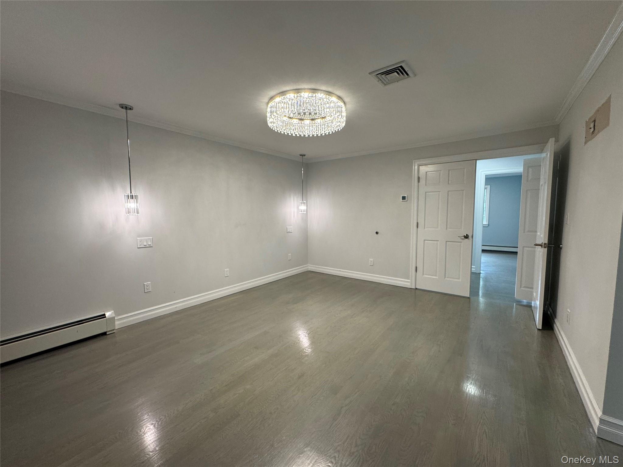 285 S Broadway D Property Photo 15