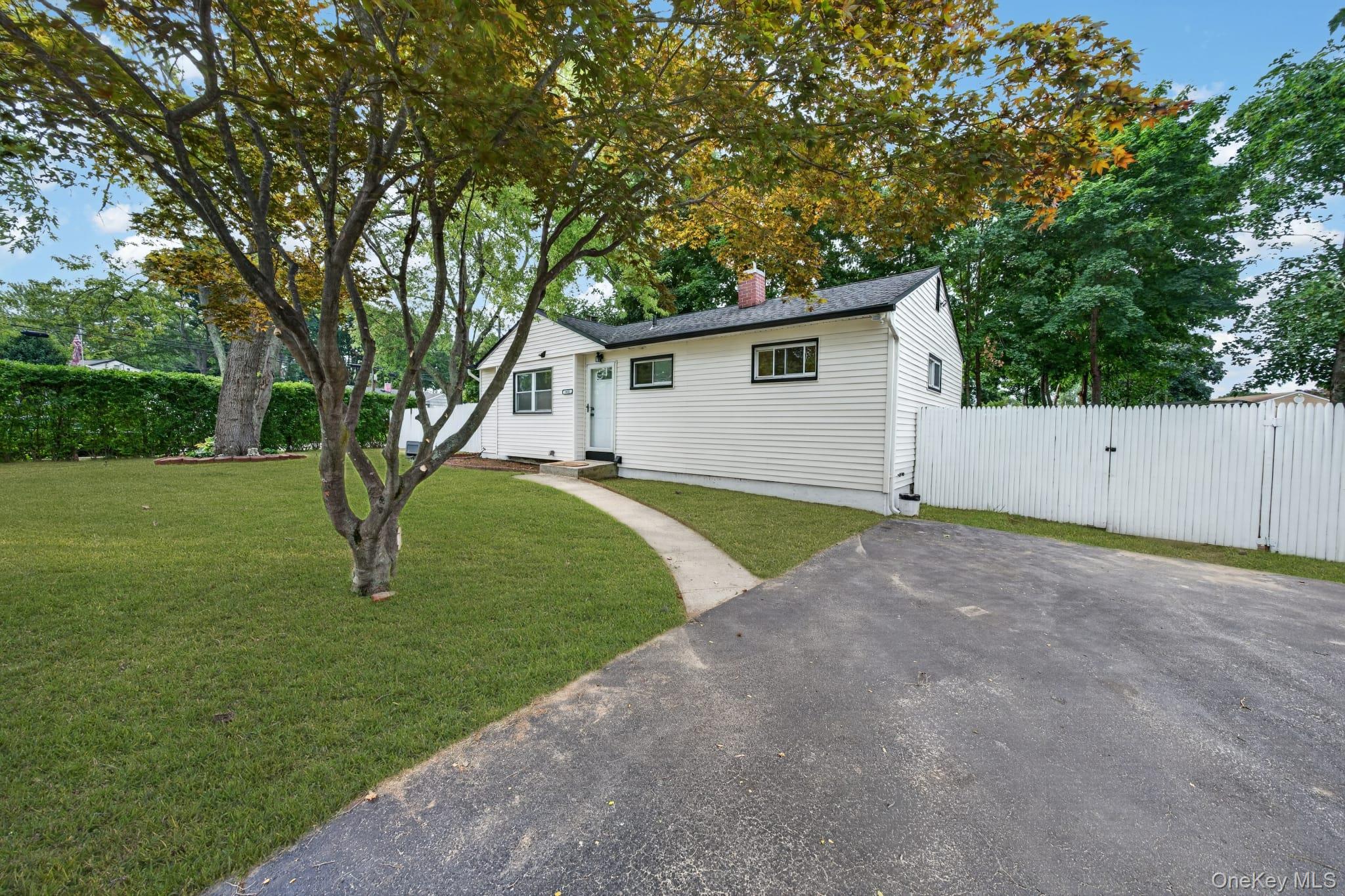 2602 Knickerbocker Avenue Property Photo 1