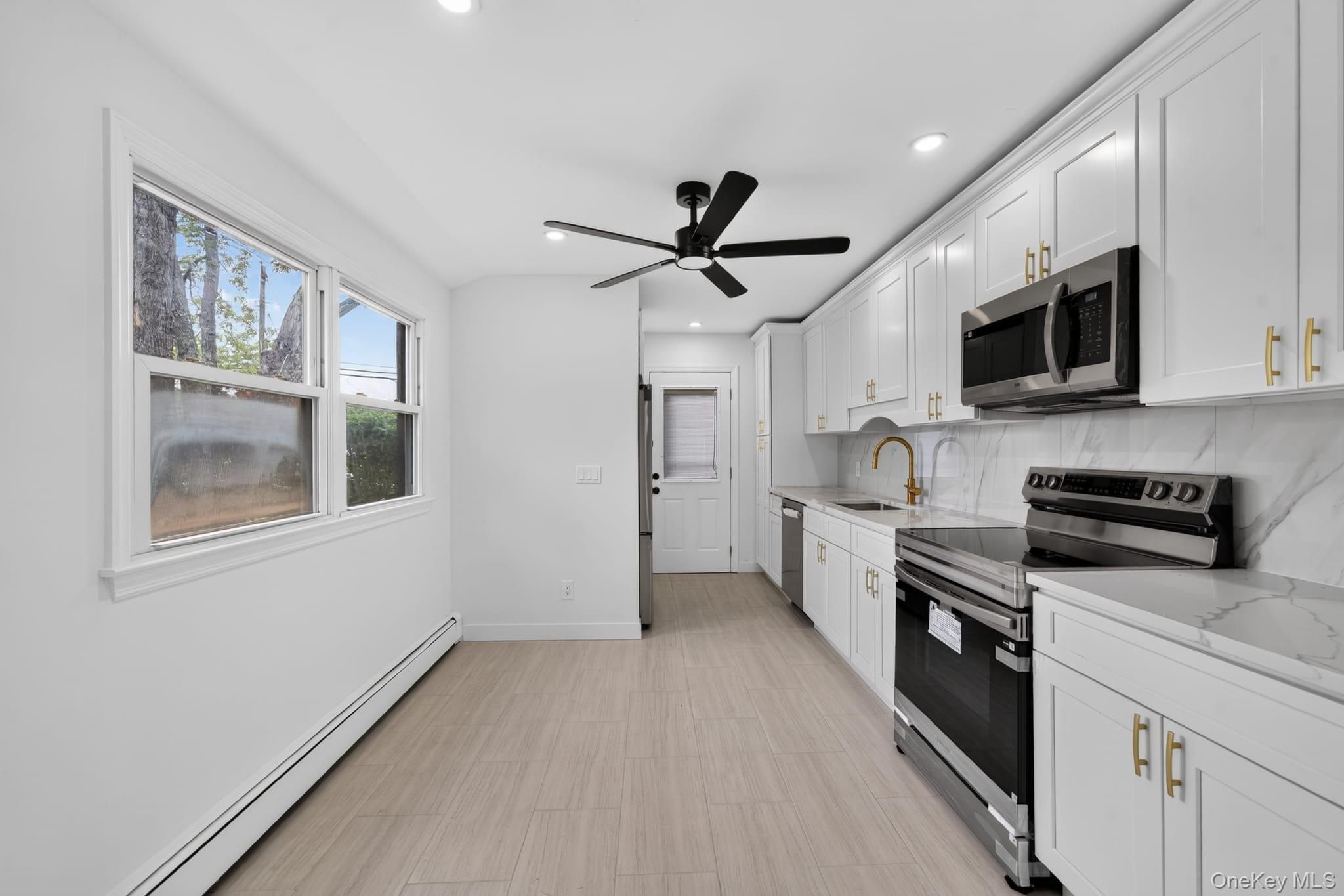2602 Knickerbocker Avenue Property Photo 6