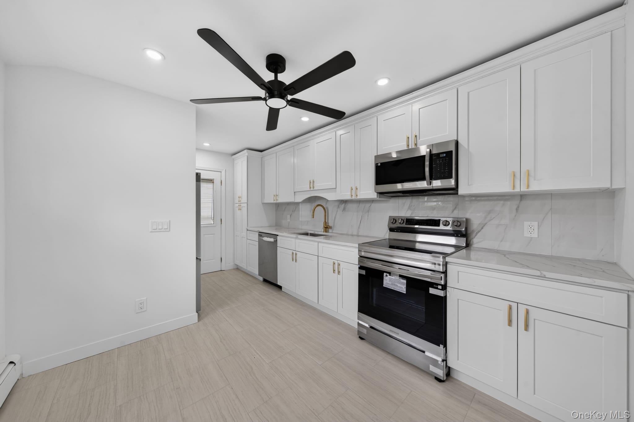 2602 Knickerbocker Avenue Property Photo 8