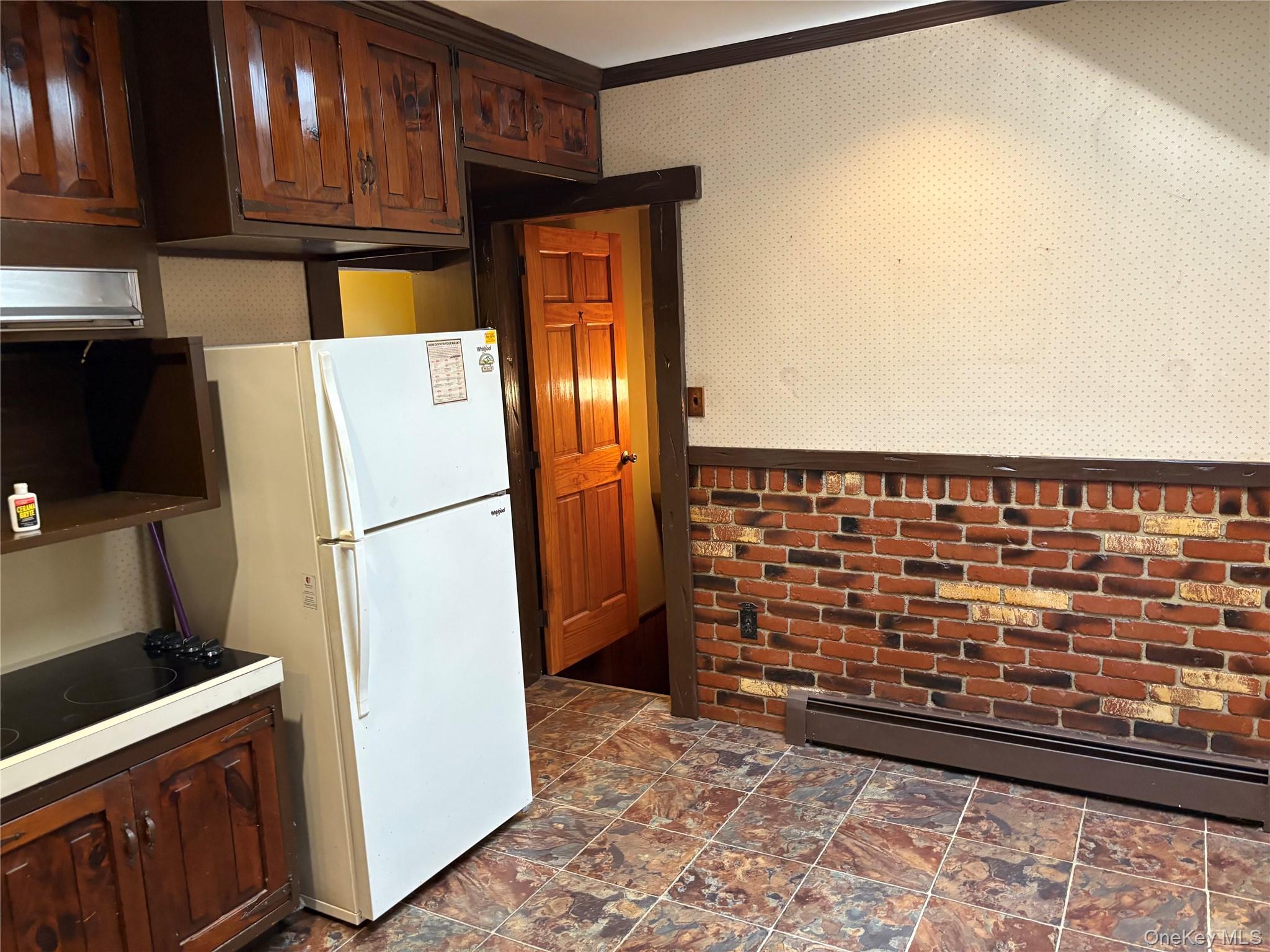 11 New York Avenue Property Photo 28