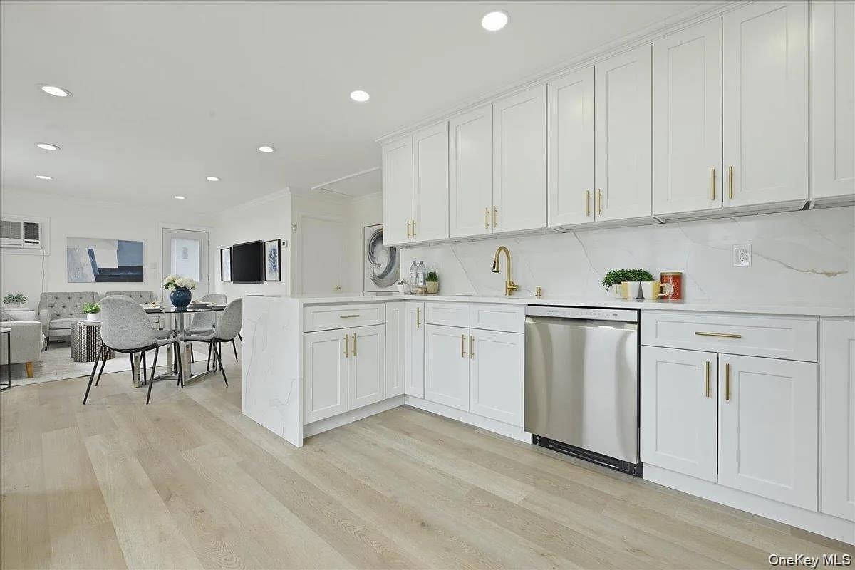 84 N Fordham Road Property Photo 1