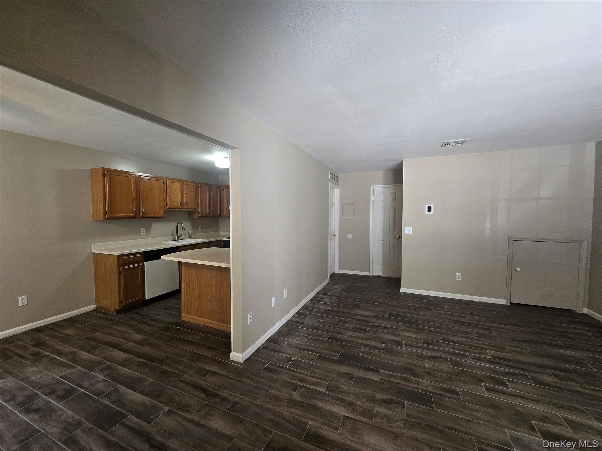 49 Jimal Drive Property Photo 6