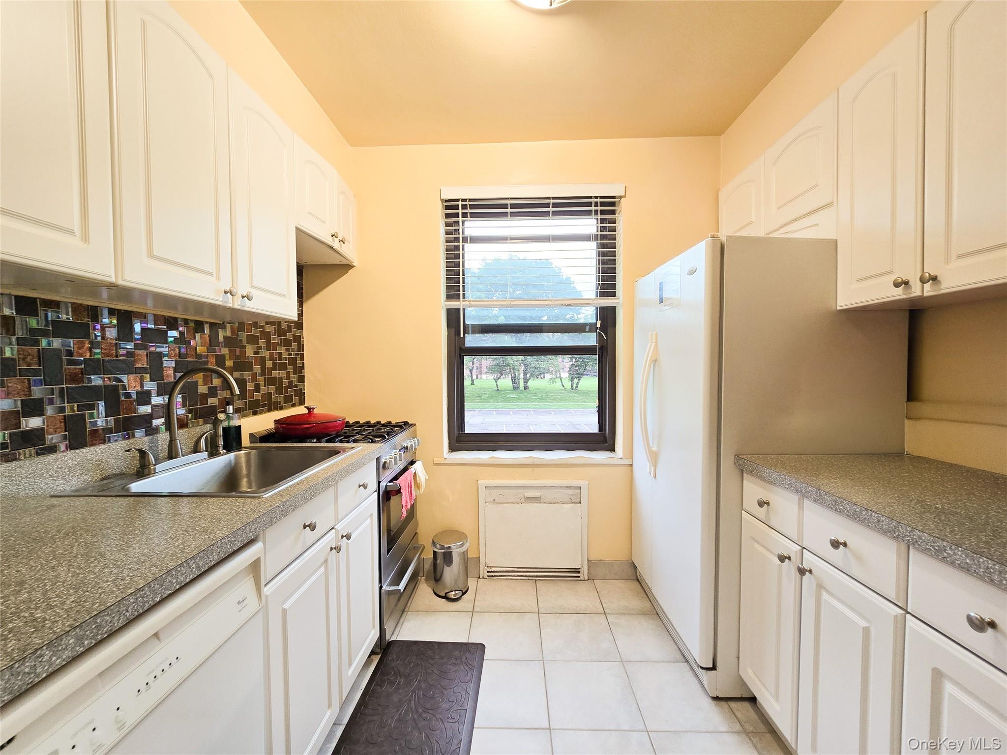 211-10 73rd Avenue 3d Property Photo 3