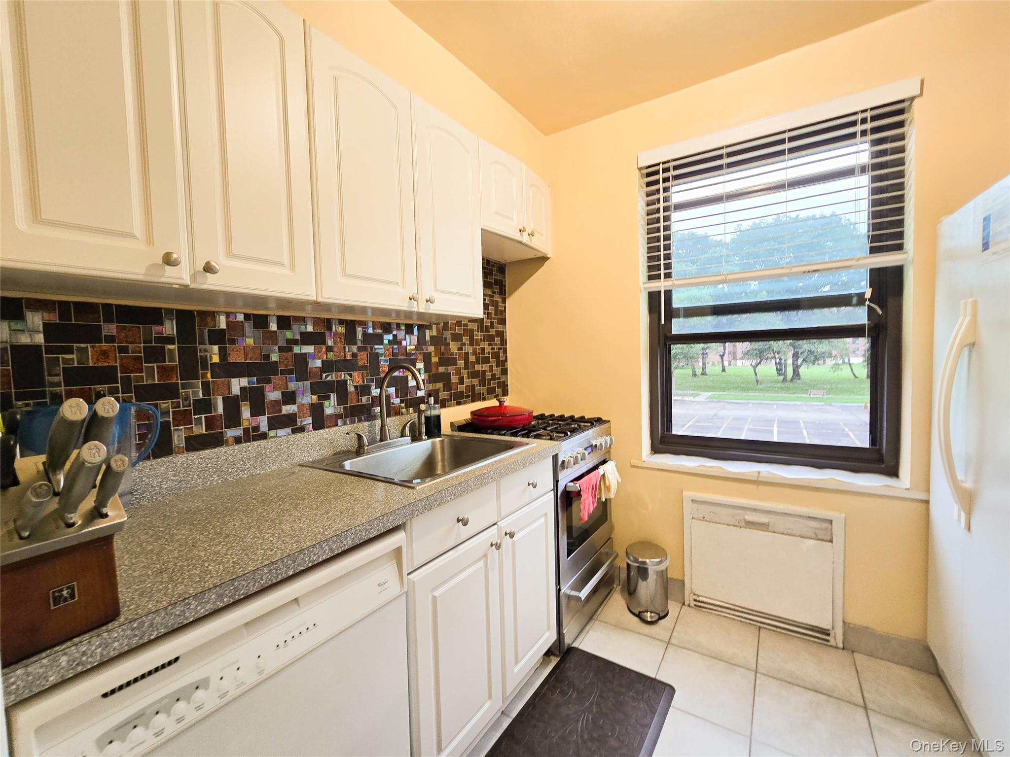 211-10 73rd Avenue 3d Property Photo 4