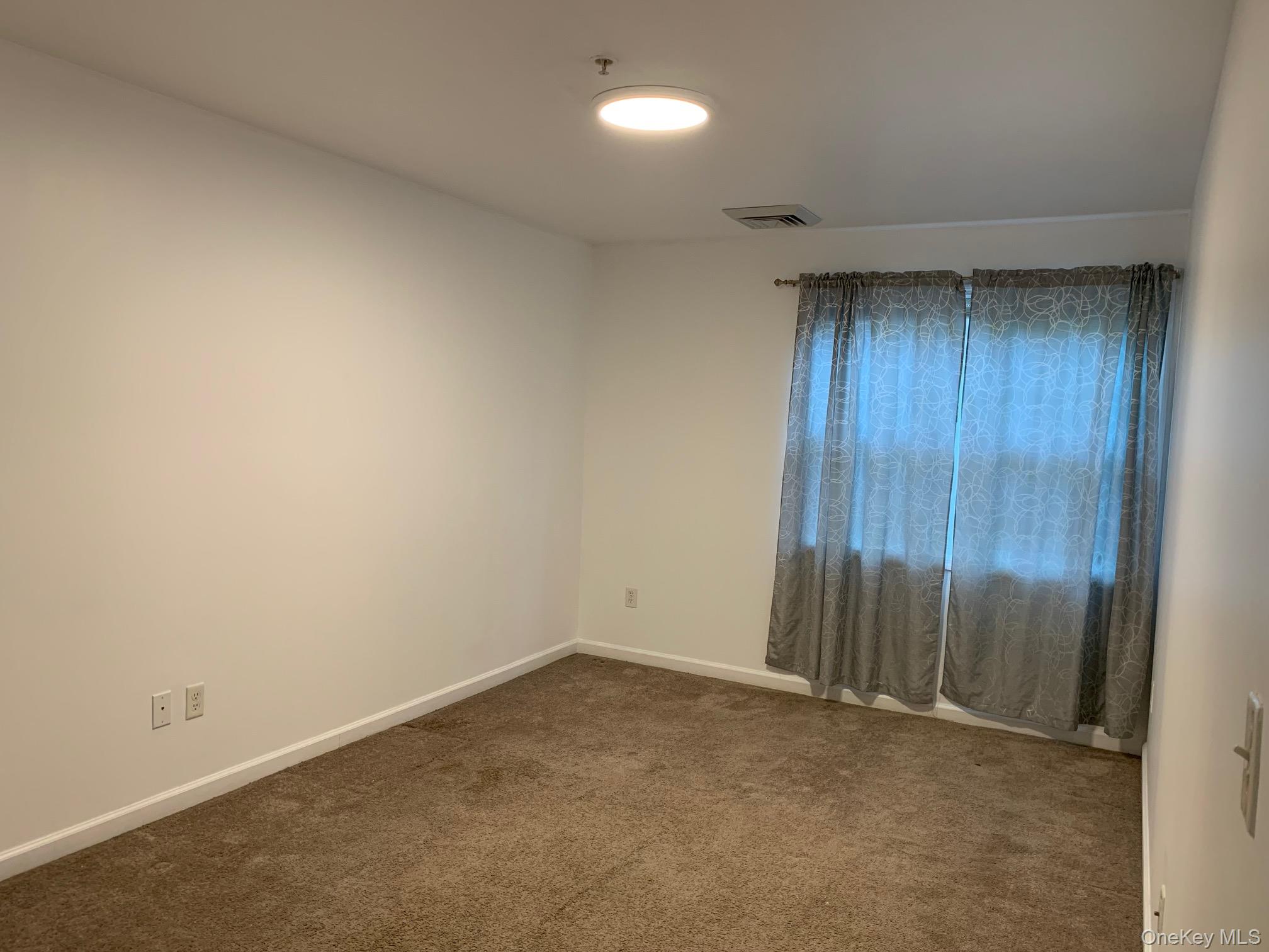 301 Willow Lane Property Photo 5