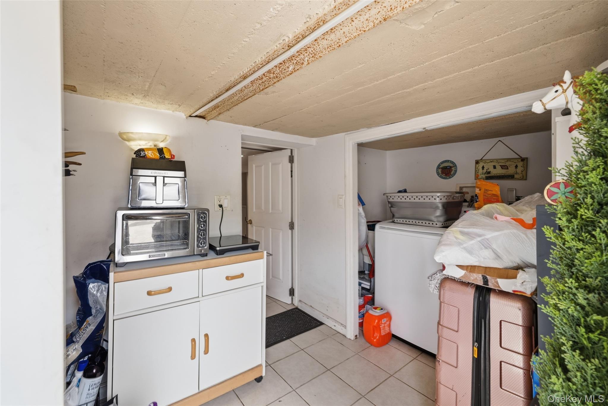 140 E Pine Street Property Photo 18