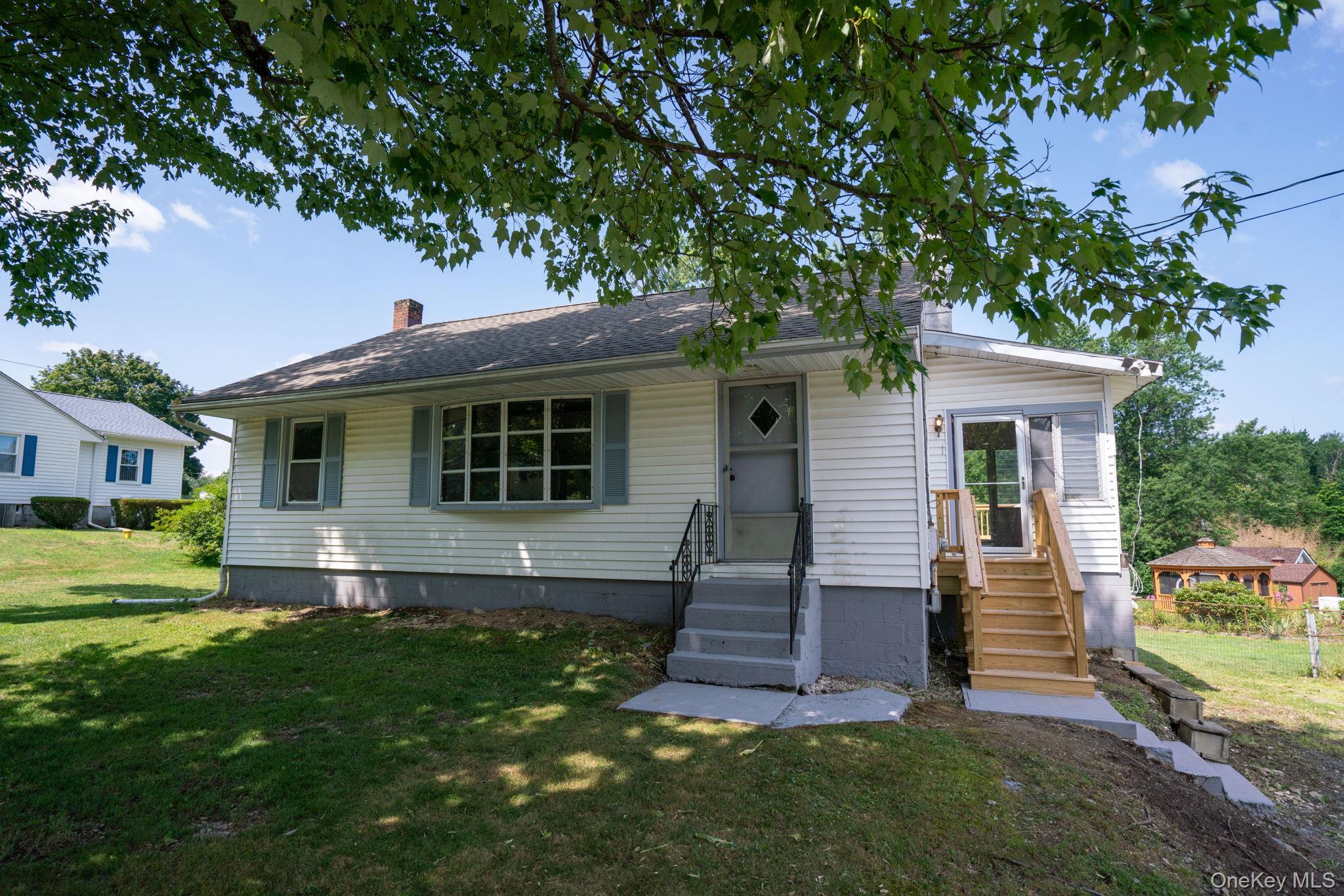 601 Lakeside Road Property Photo 1