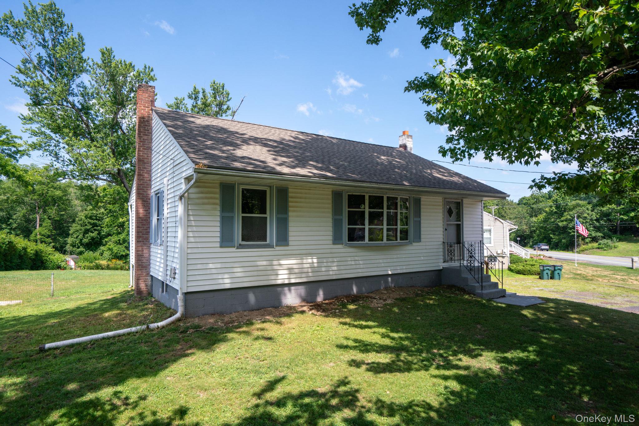 601 Lakeside Road Property Photo 2