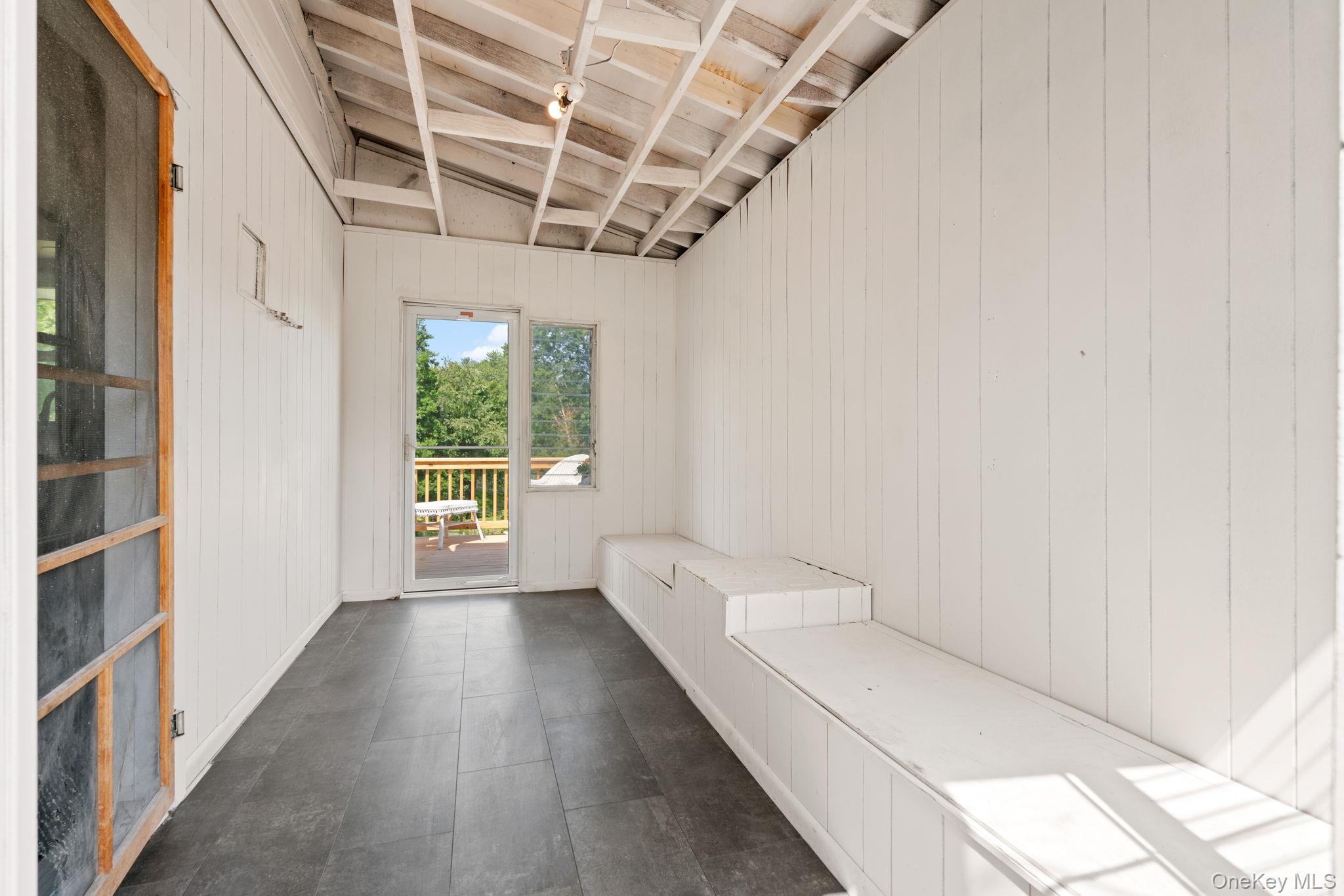 601 Lakeside Road Property Photo 6