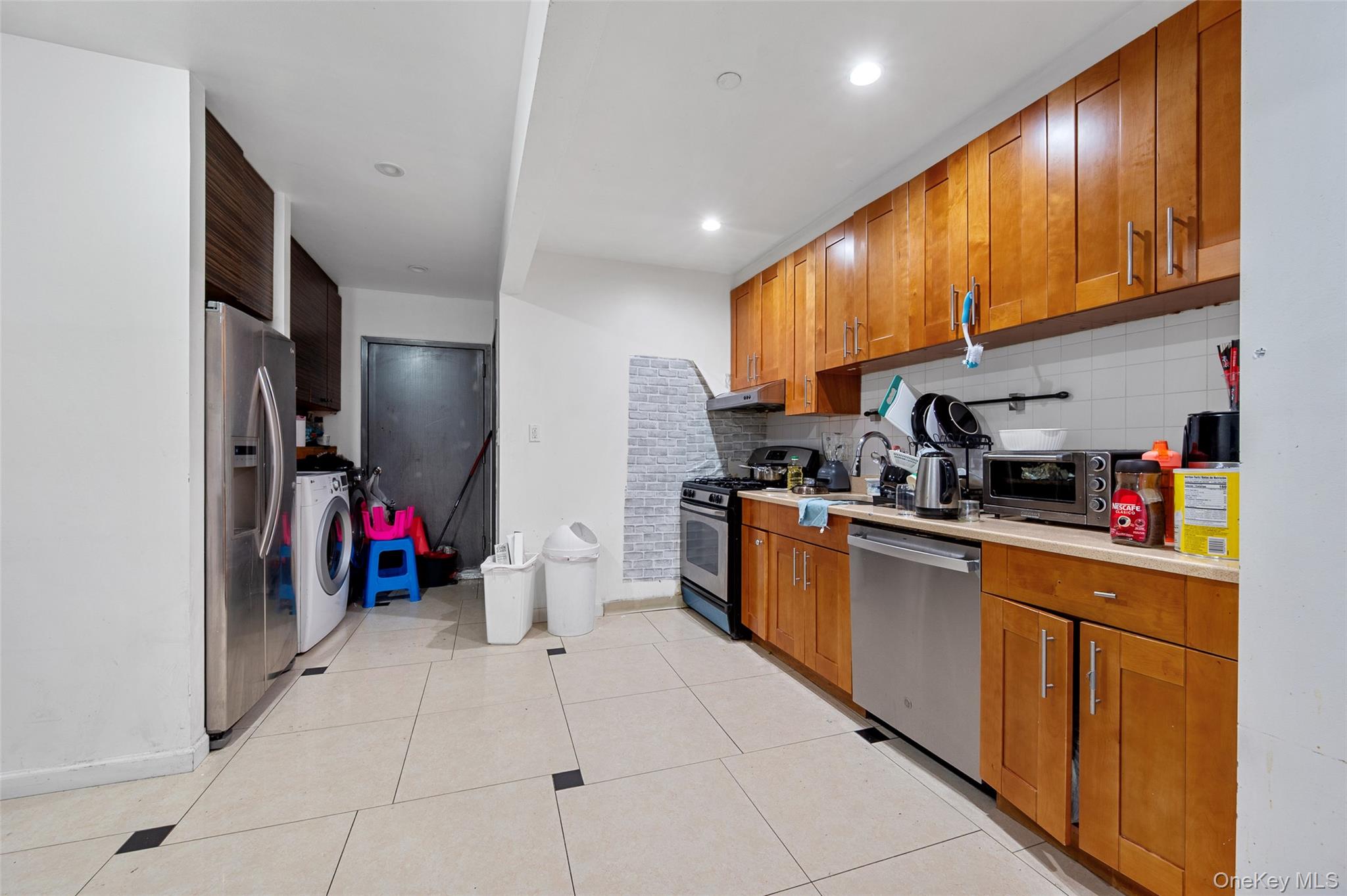 10607 Northern Boulevard 2b Property Photo 5