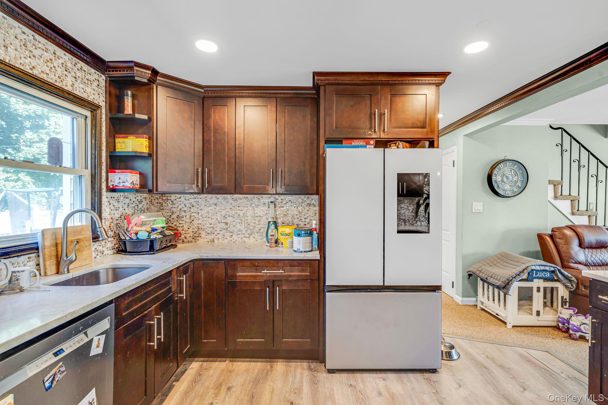 93 Deauville Boulevard Property Photo 8