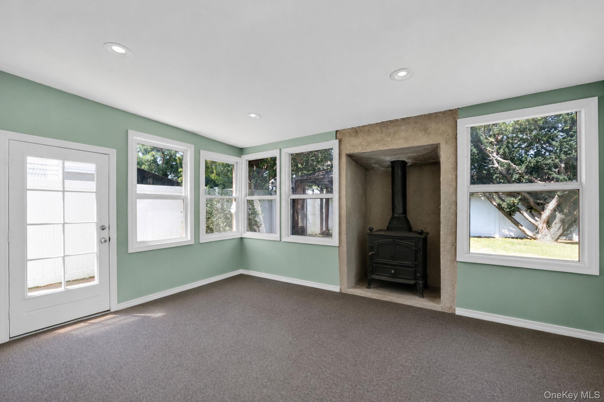 93 Deauville Boulevard Property Photo 21