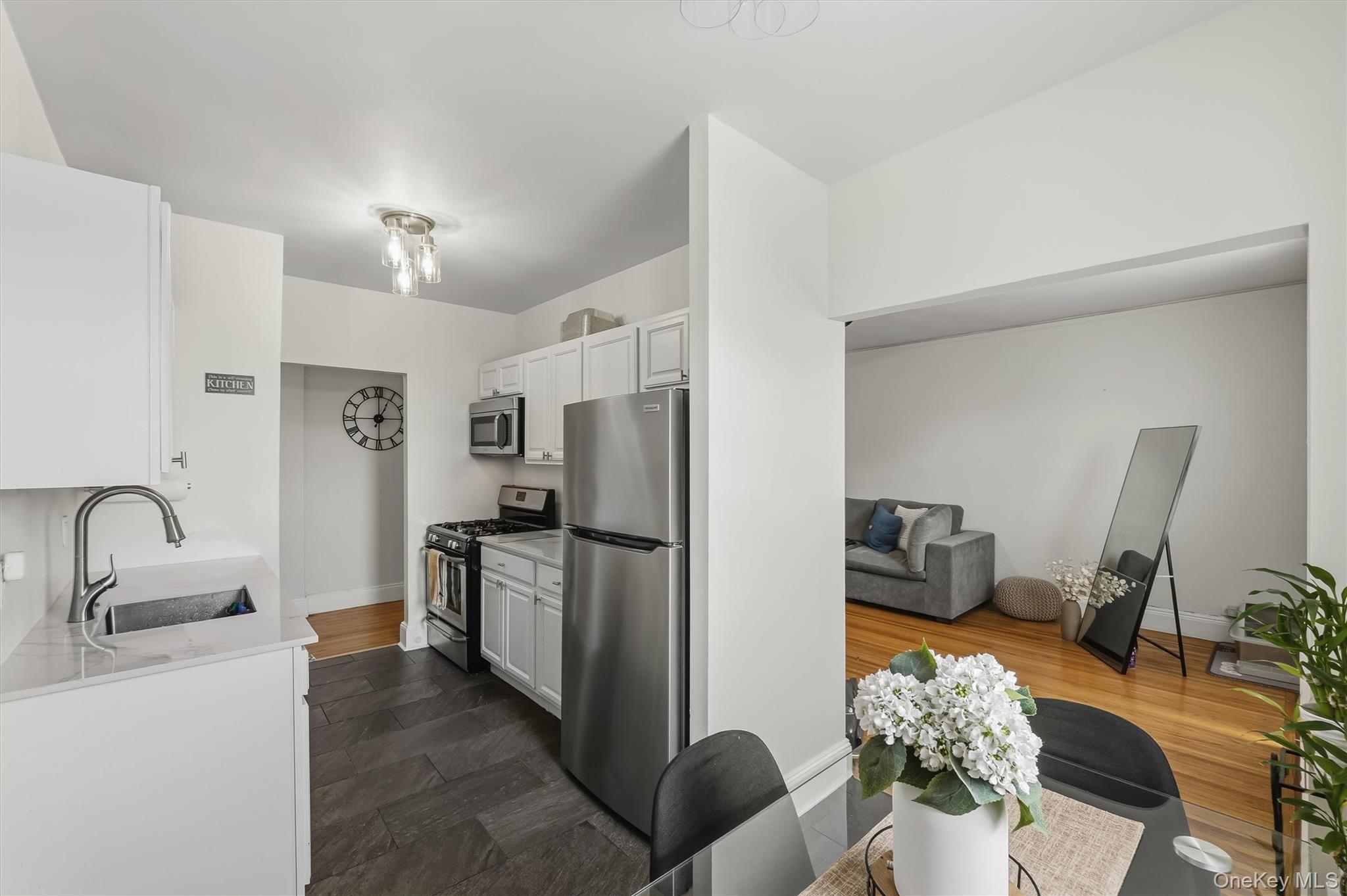 475 Bronx River Road 4b Property Photo 11