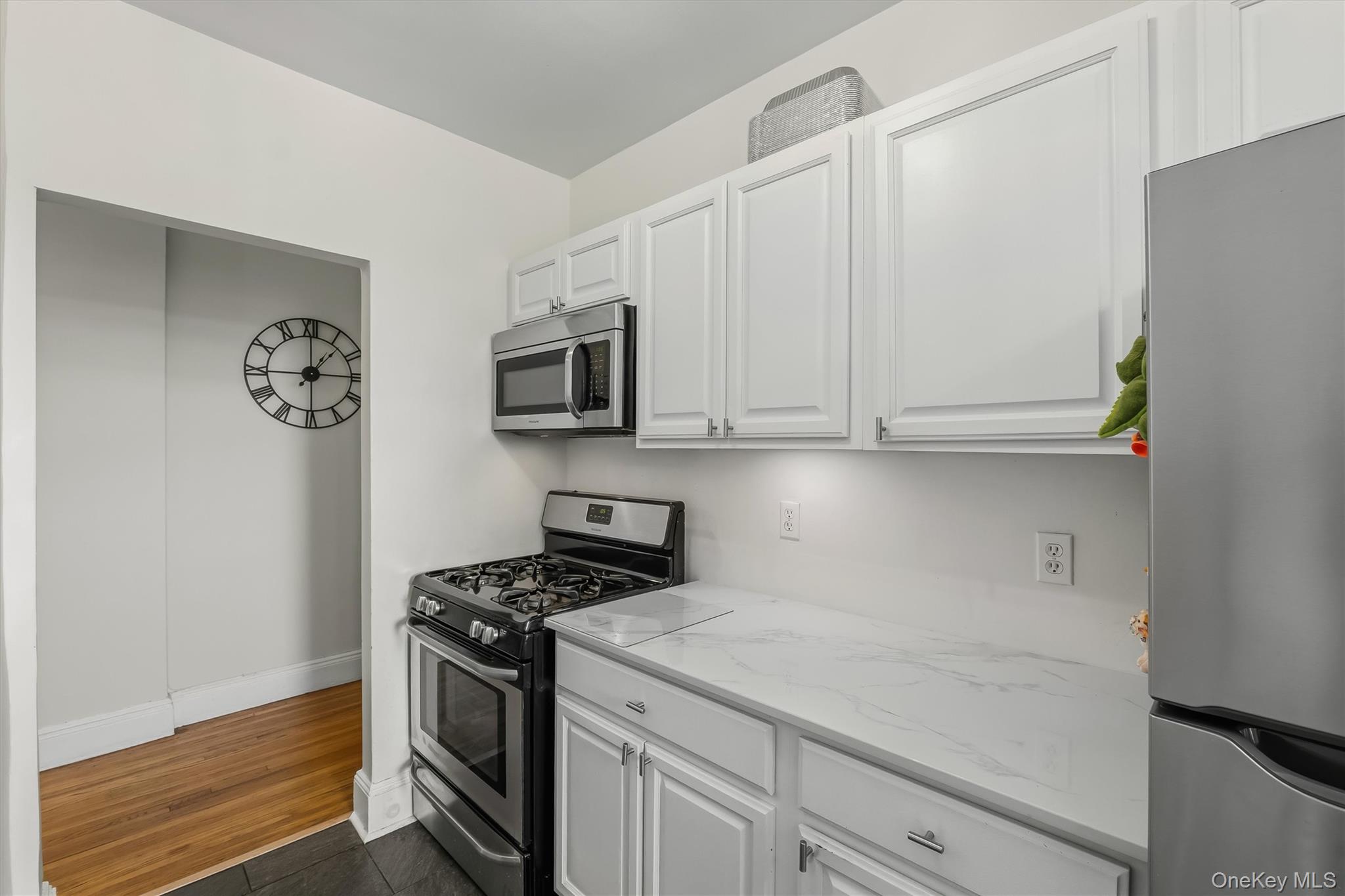 475 Bronx River Road 4b Property Photo 14