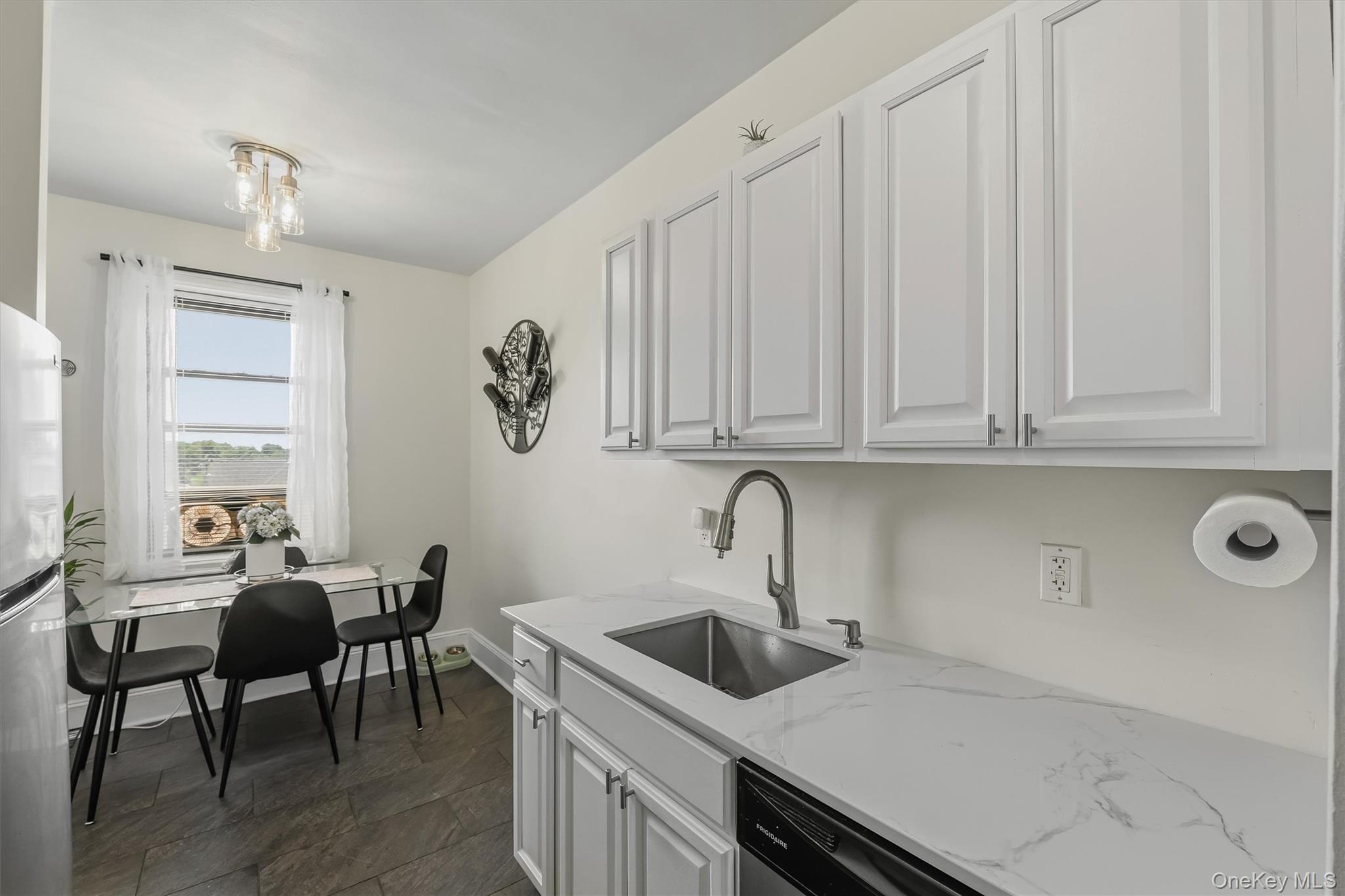 475 Bronx River Road 4b Property Photo 16