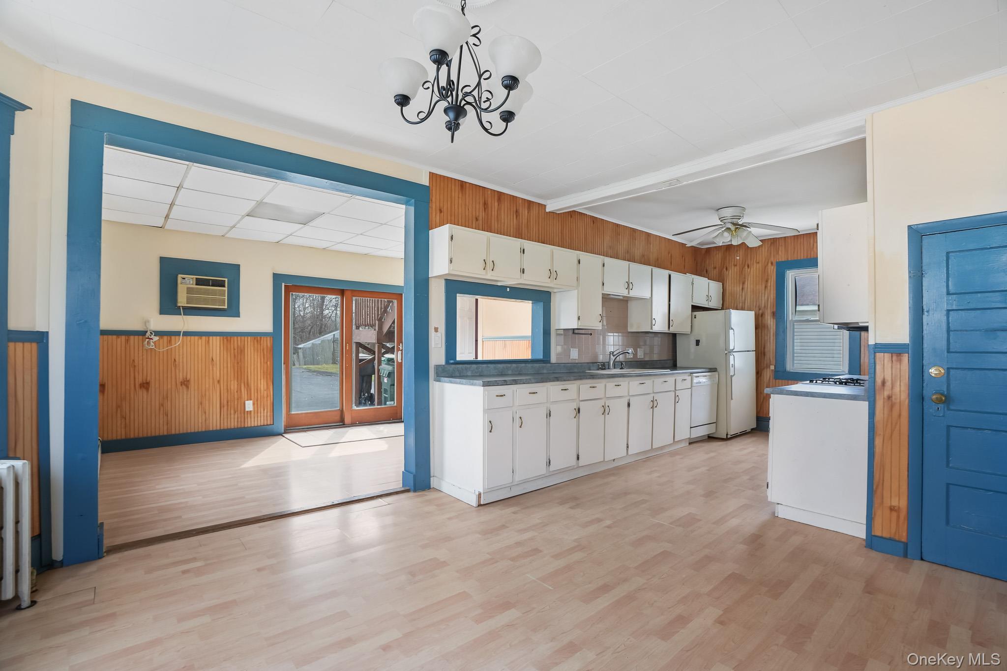 708 Tower Avenue Property Photo 9