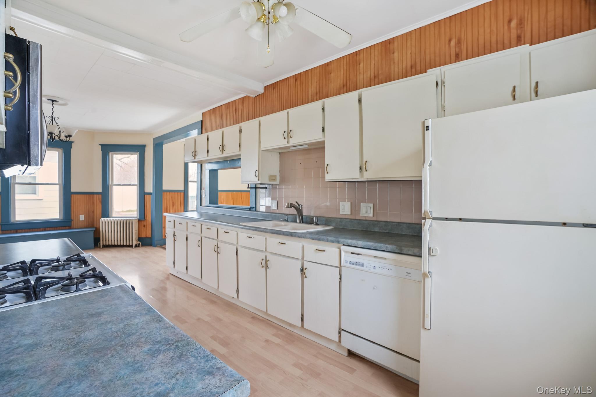 708 Tower Avenue Property Photo 11