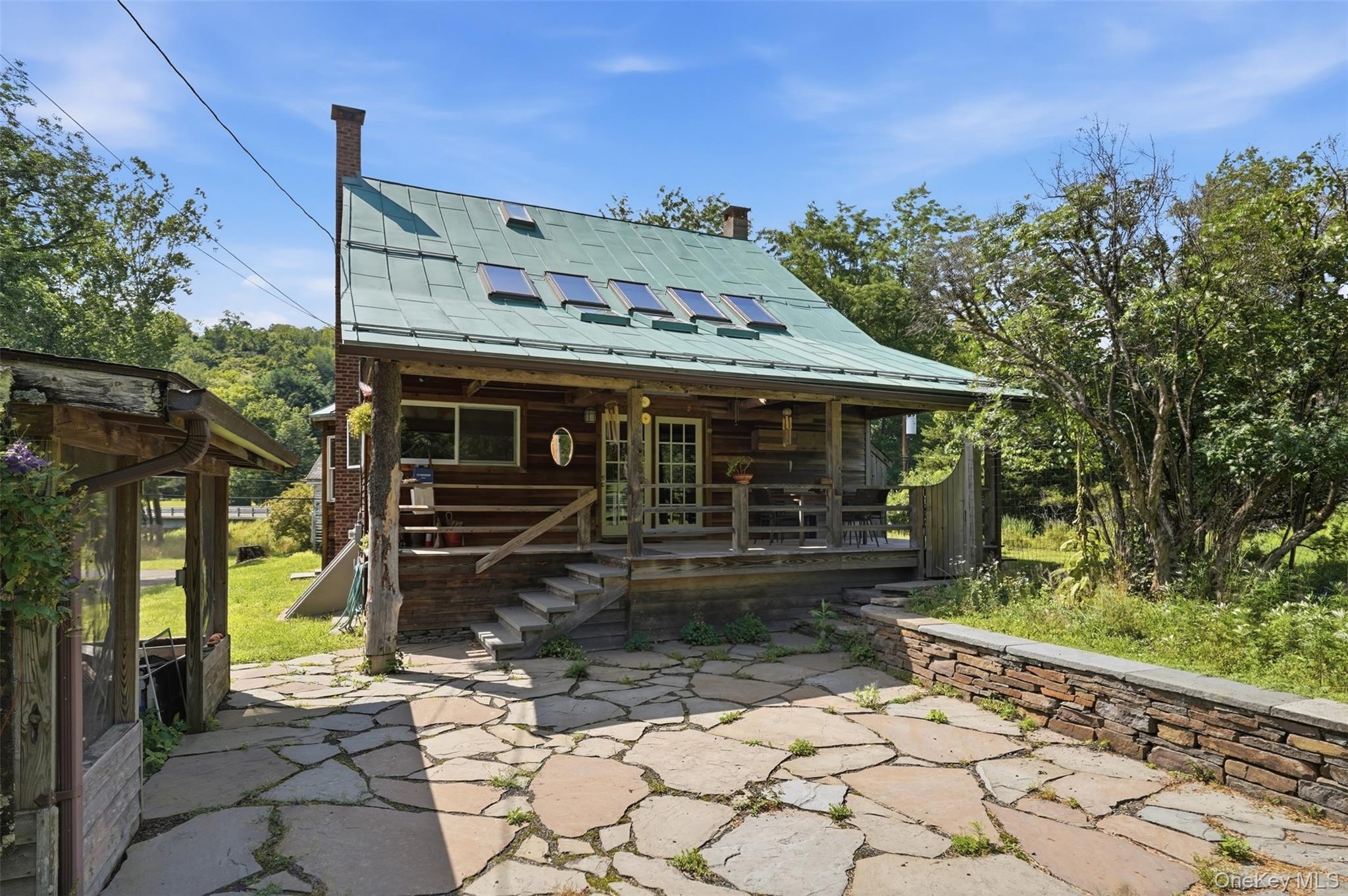 736 Sundown Road Property Photo 2