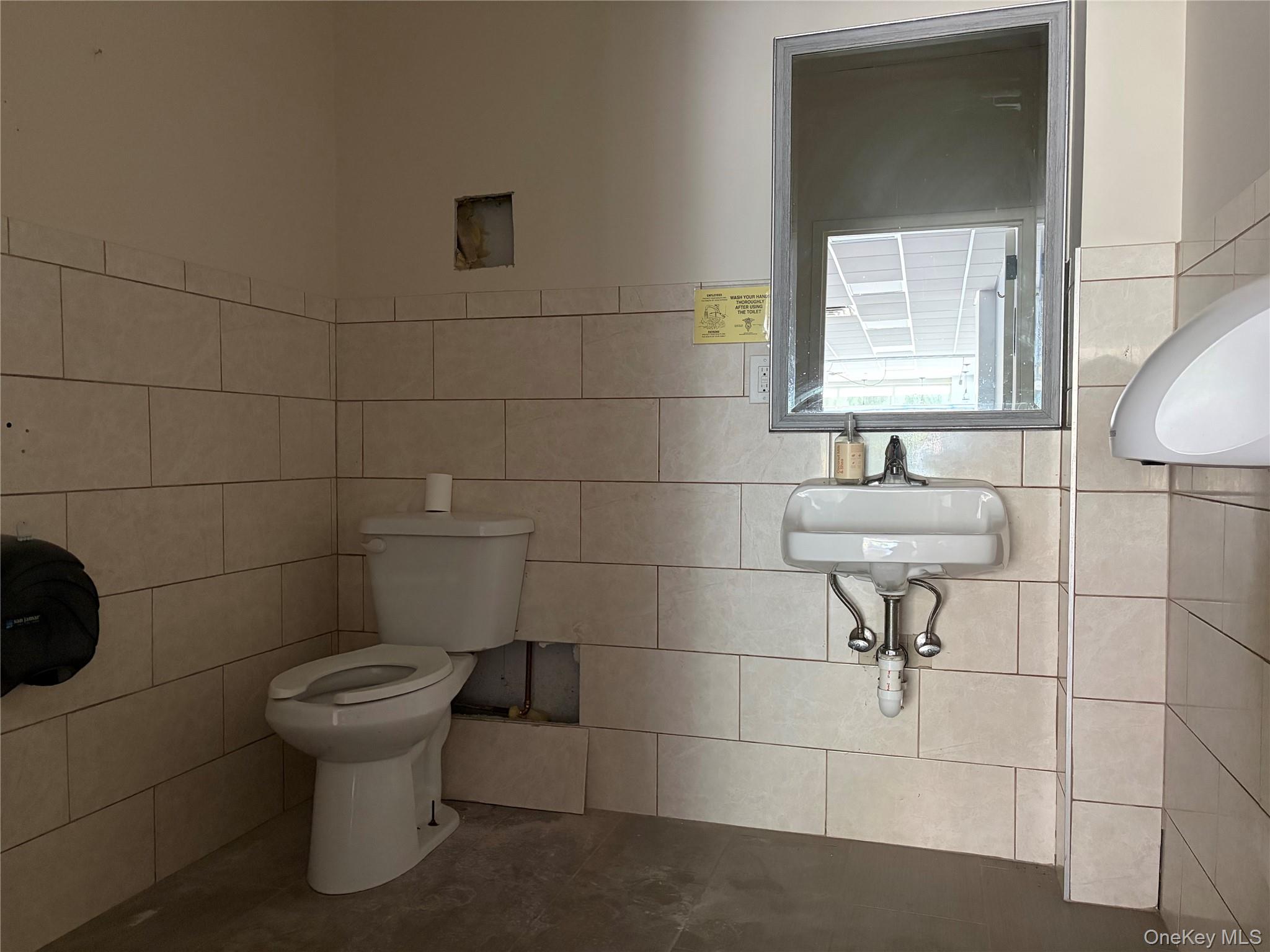 355 Union Boulevard Property Photo 10