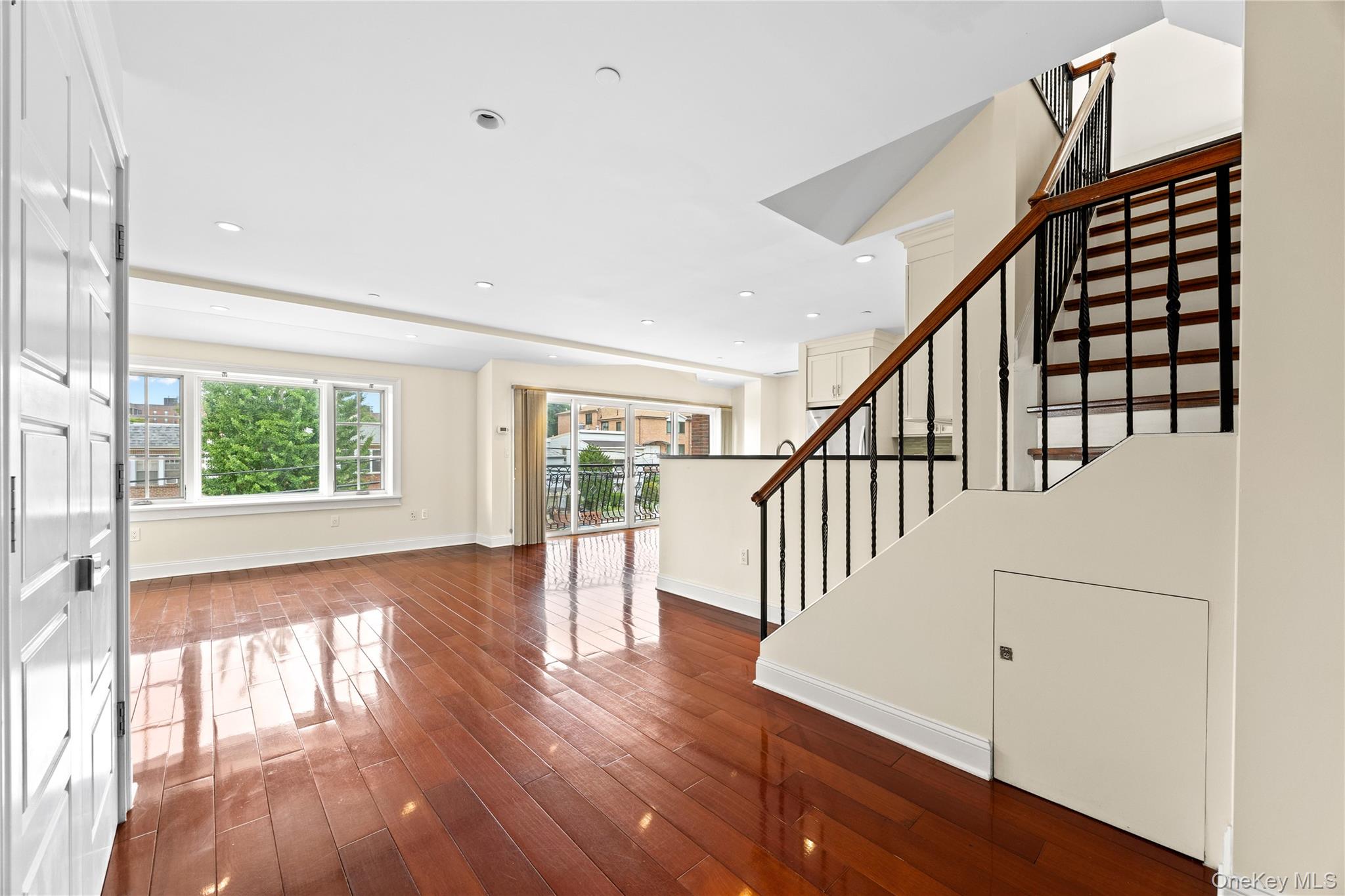 185 Battery Avenue 2a Property Photo 3