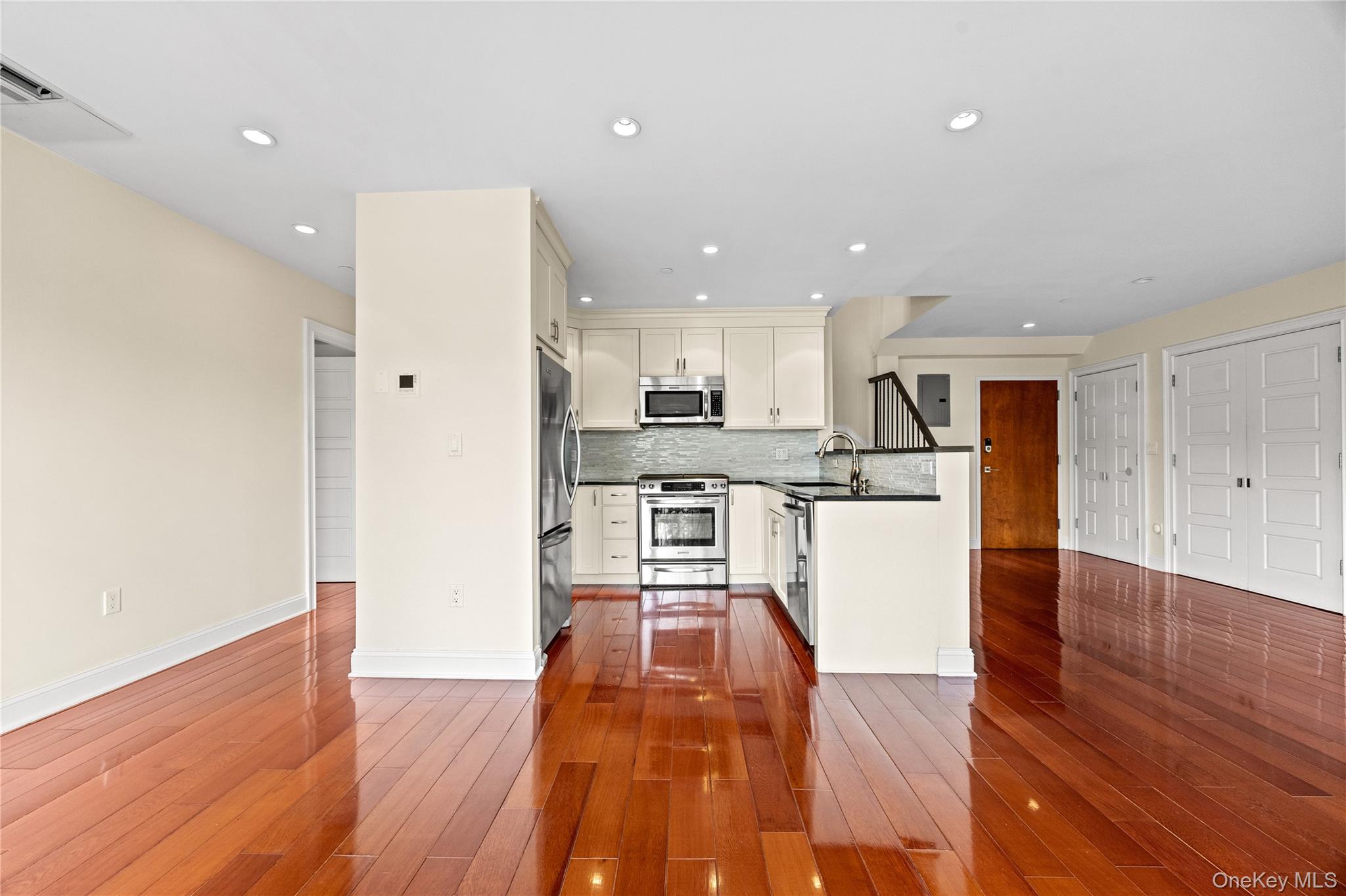 185 Battery Avenue 2a Property Photo 9