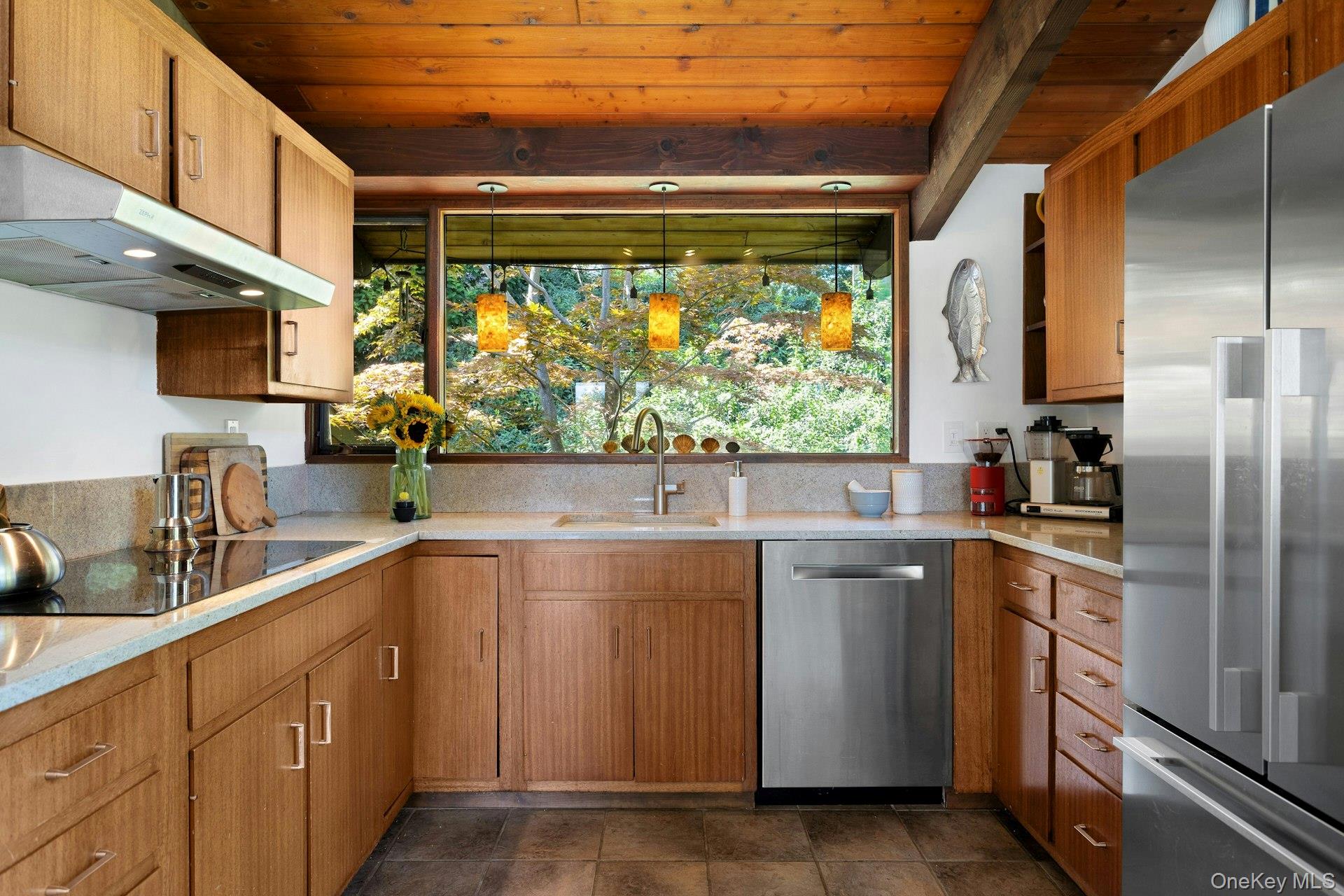 5 Howe Street Property Photo 12