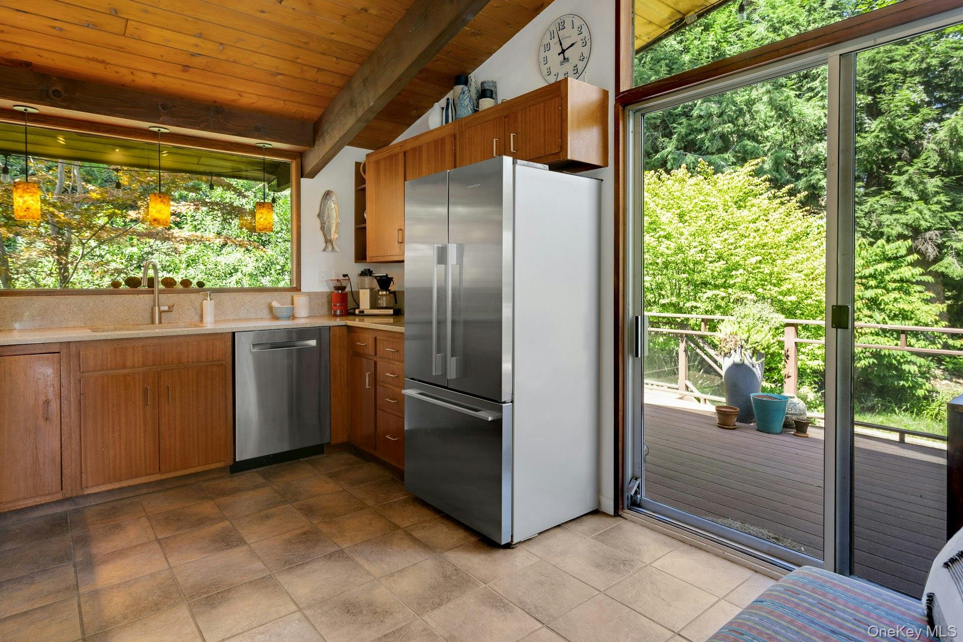 5 Howe Street Property Photo 14
