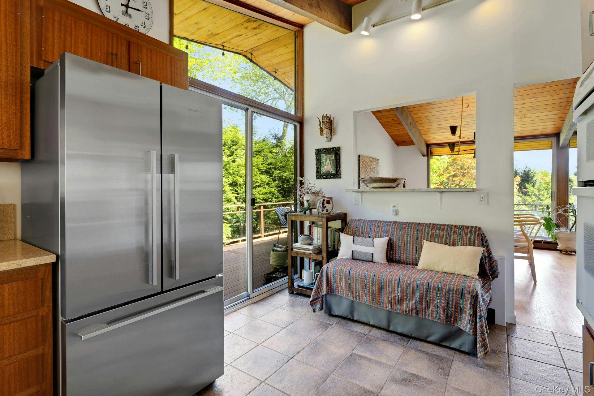 5 Howe Street Property Photo 15