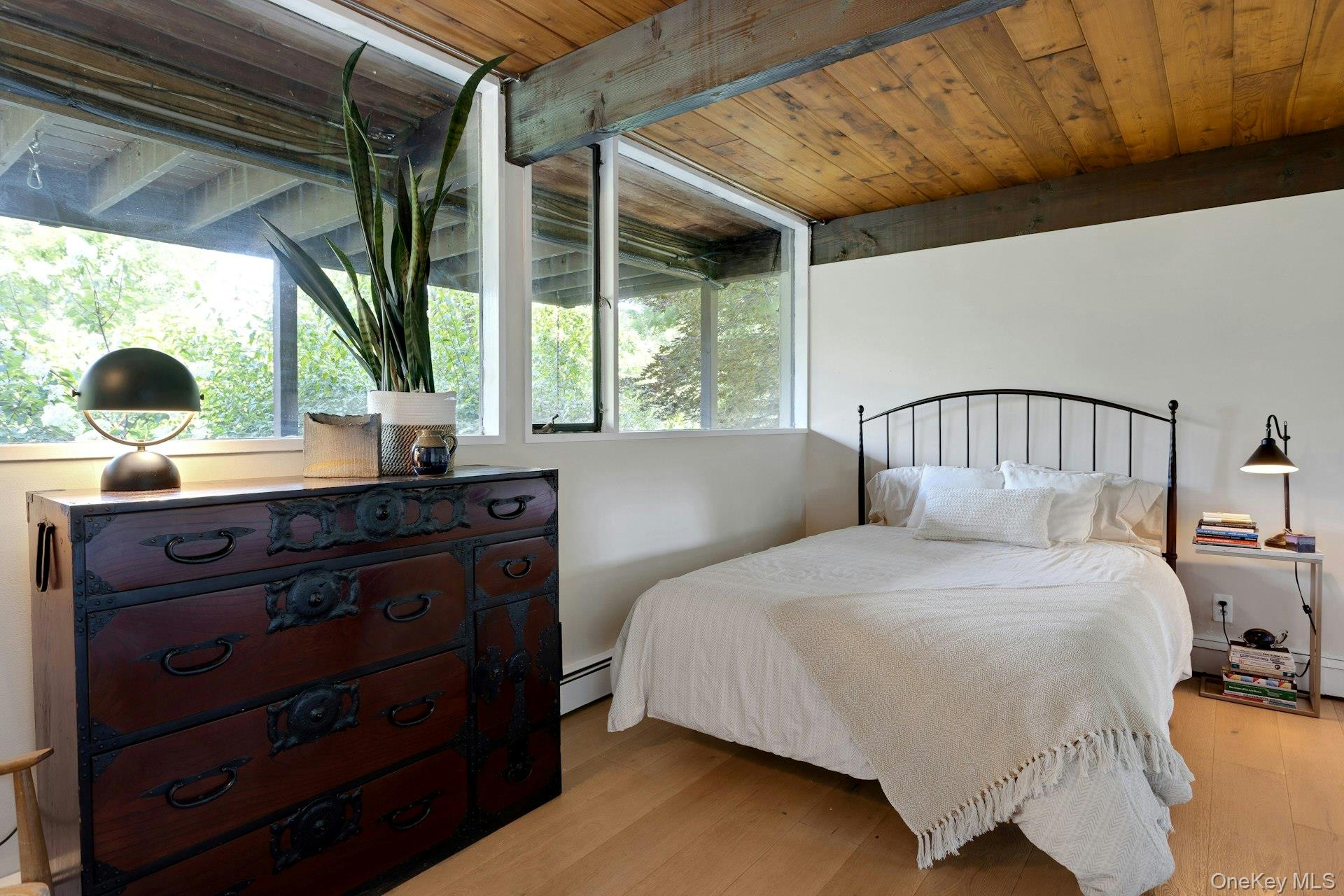 5 Howe Street Property Photo 25