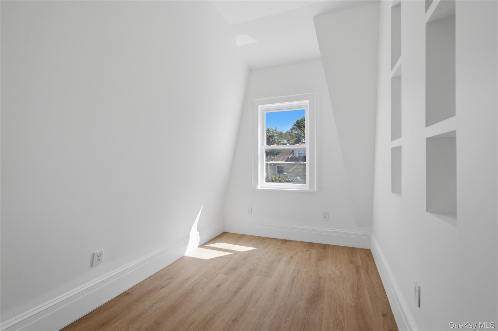 35 South Broadway Duplex Property Photo 28