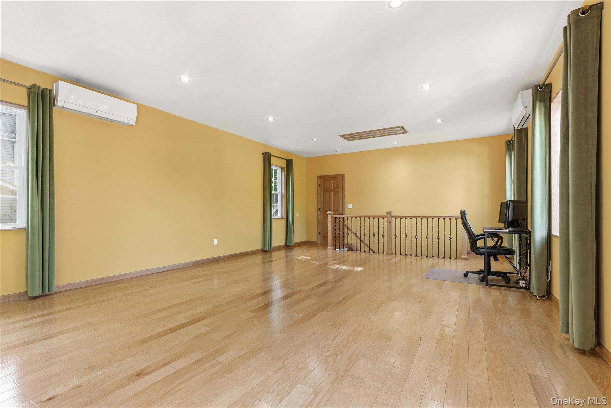 216 Catherine Street Property Photo 4