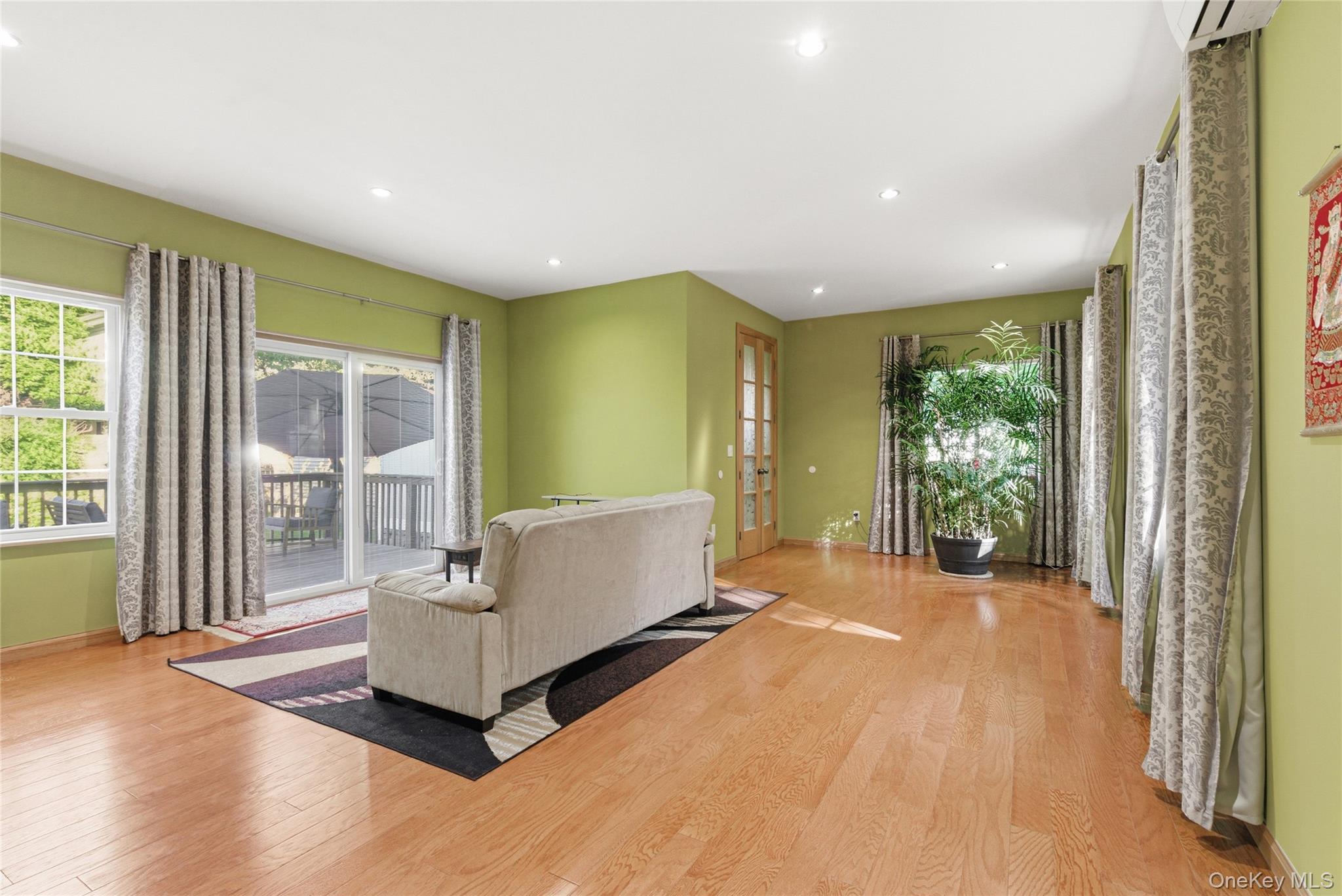 216 Catherine Street Property Photo 11