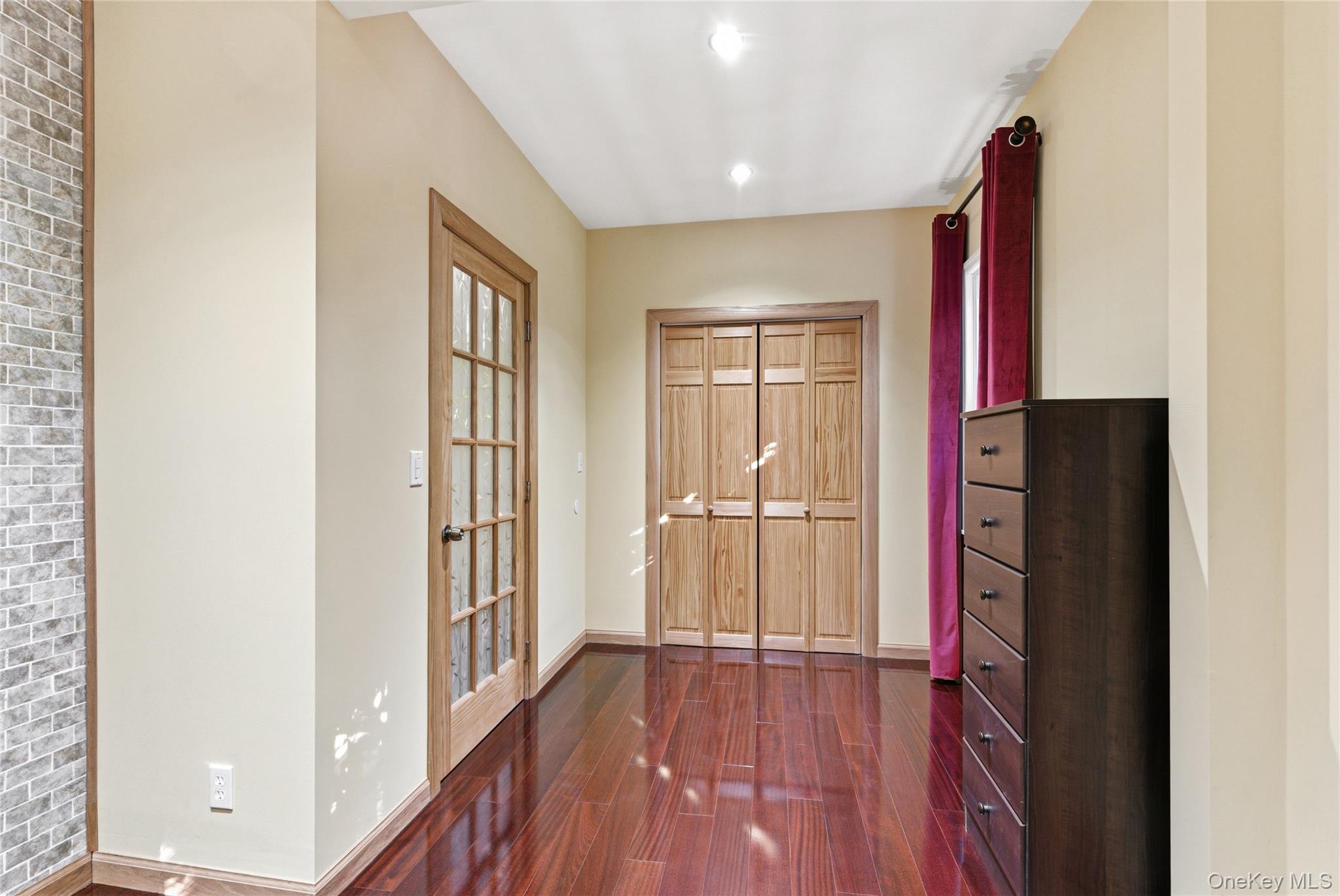 216 Catherine Street Property Photo 17