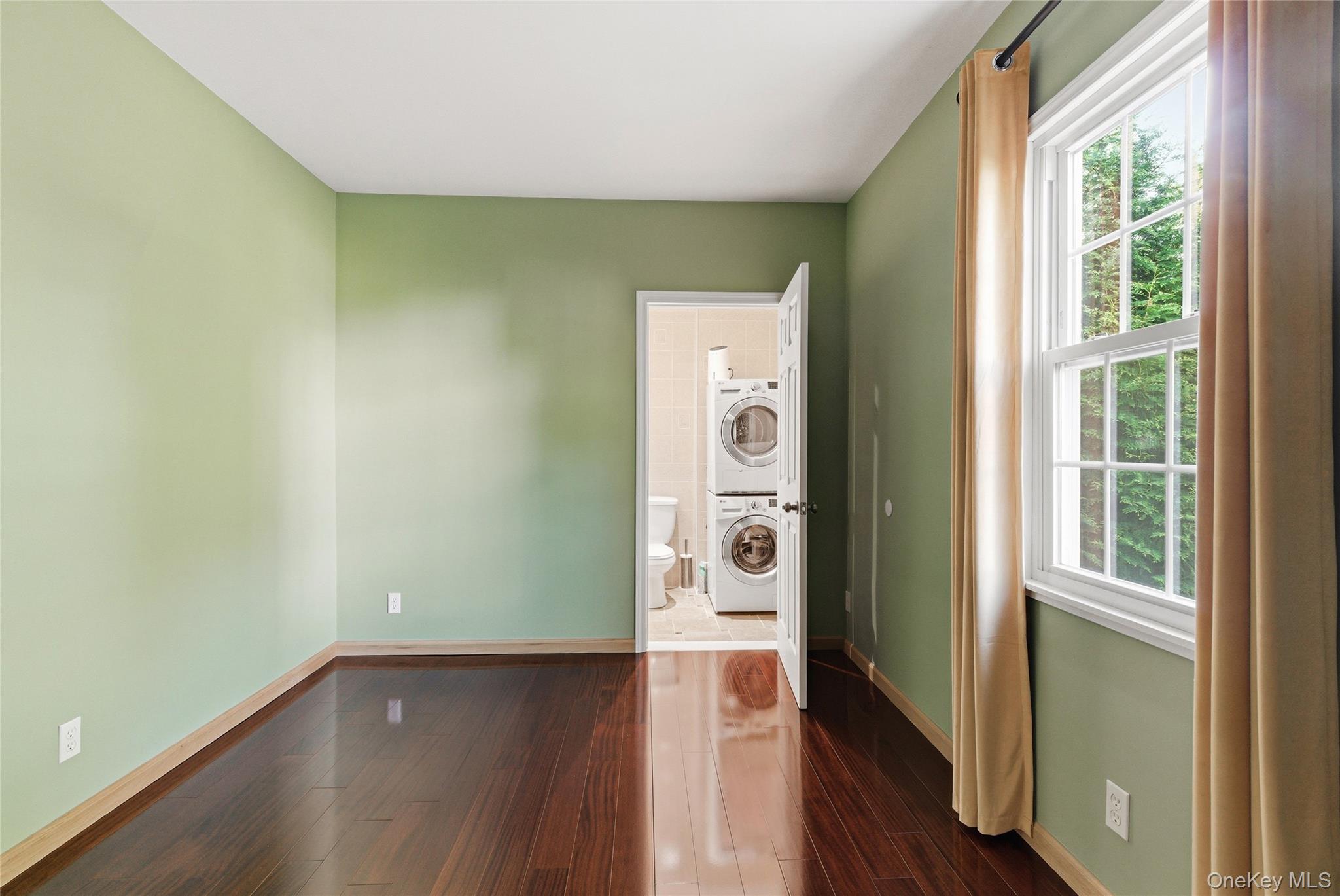 216 Catherine Street Property Photo 21