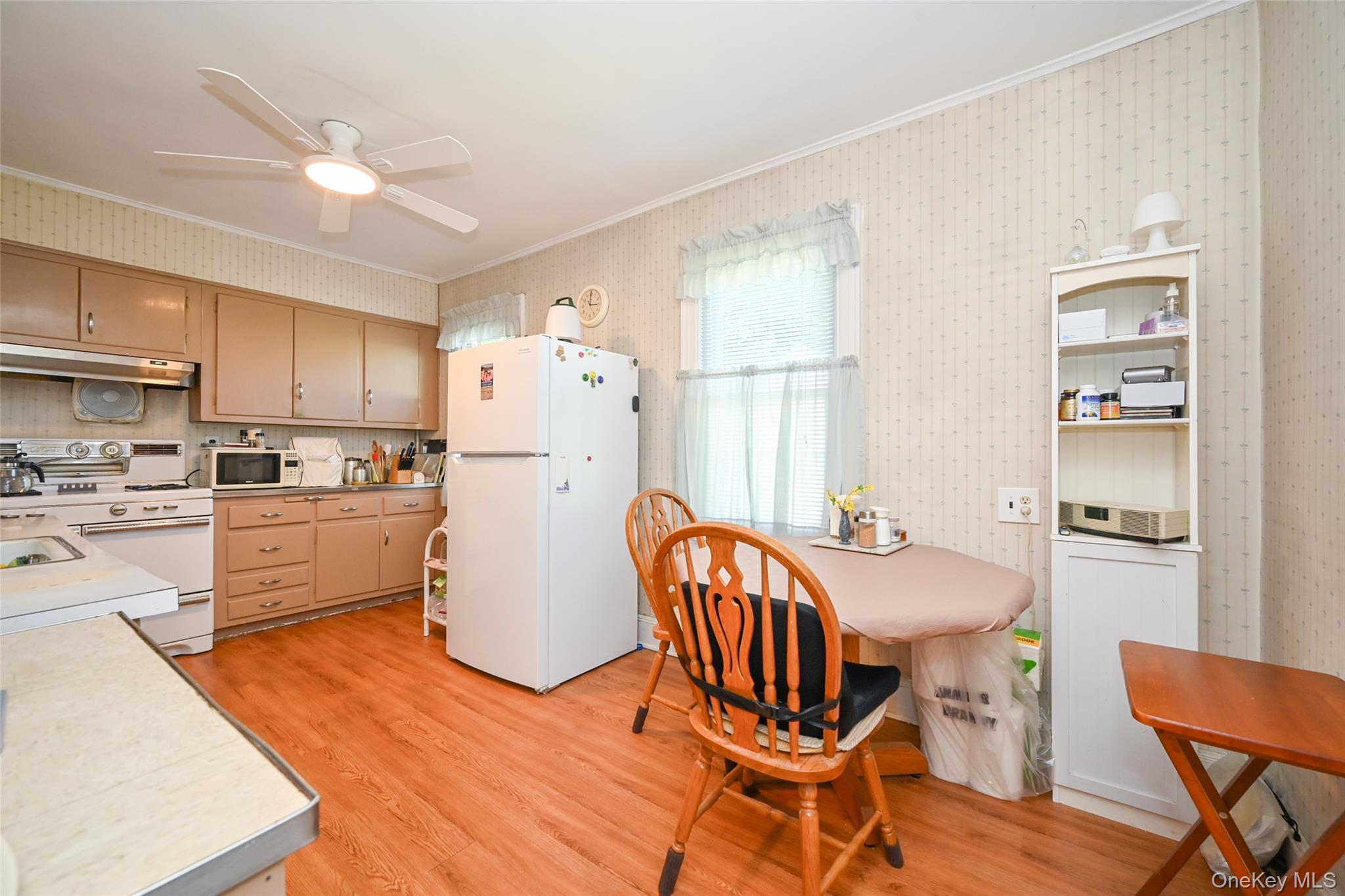 171-37 Courtney Avenue Property Photo 6