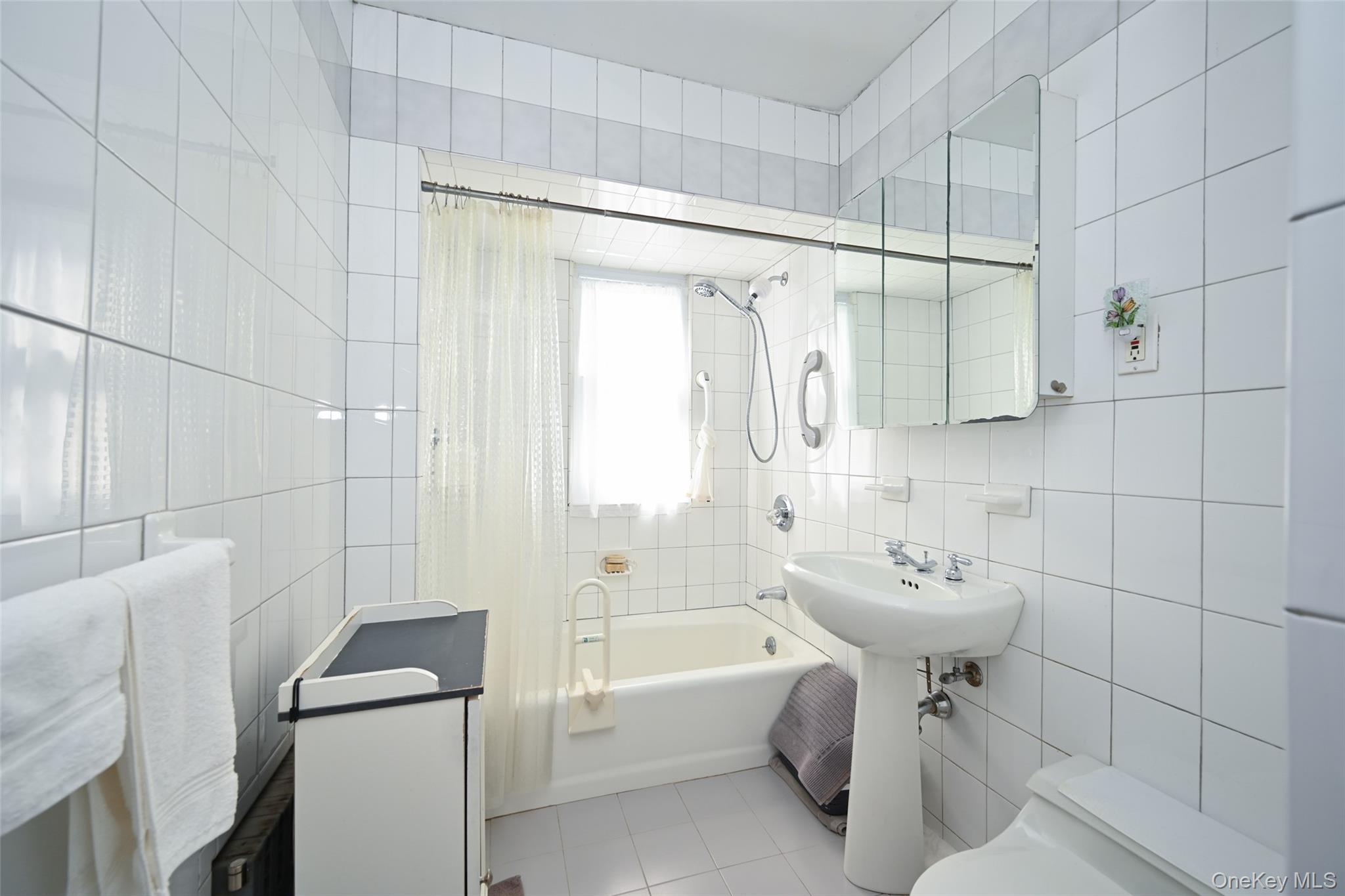 171-37 Courtney Avenue Property Photo 15