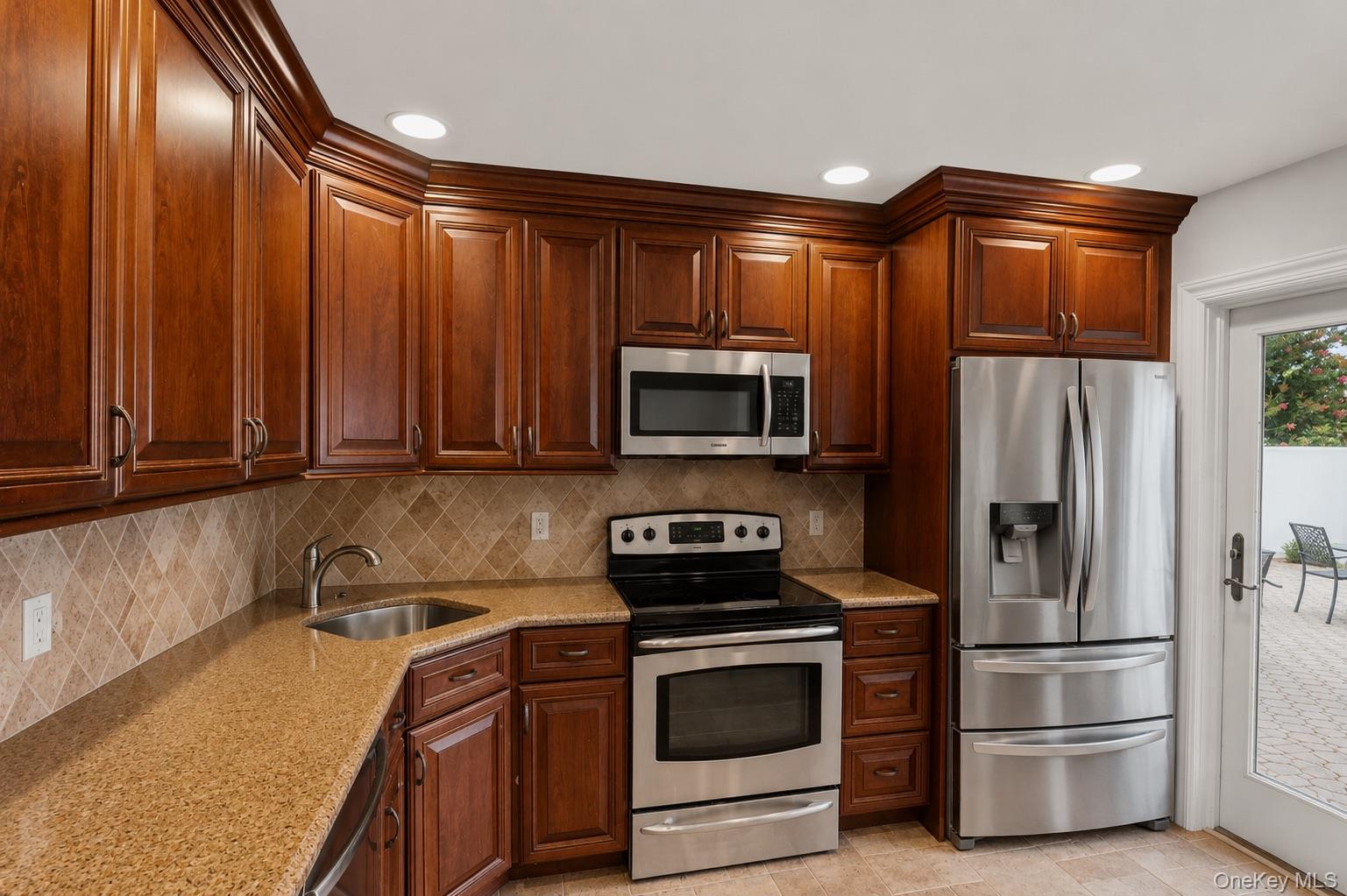 61 Hemlock Lane Property Photo 14