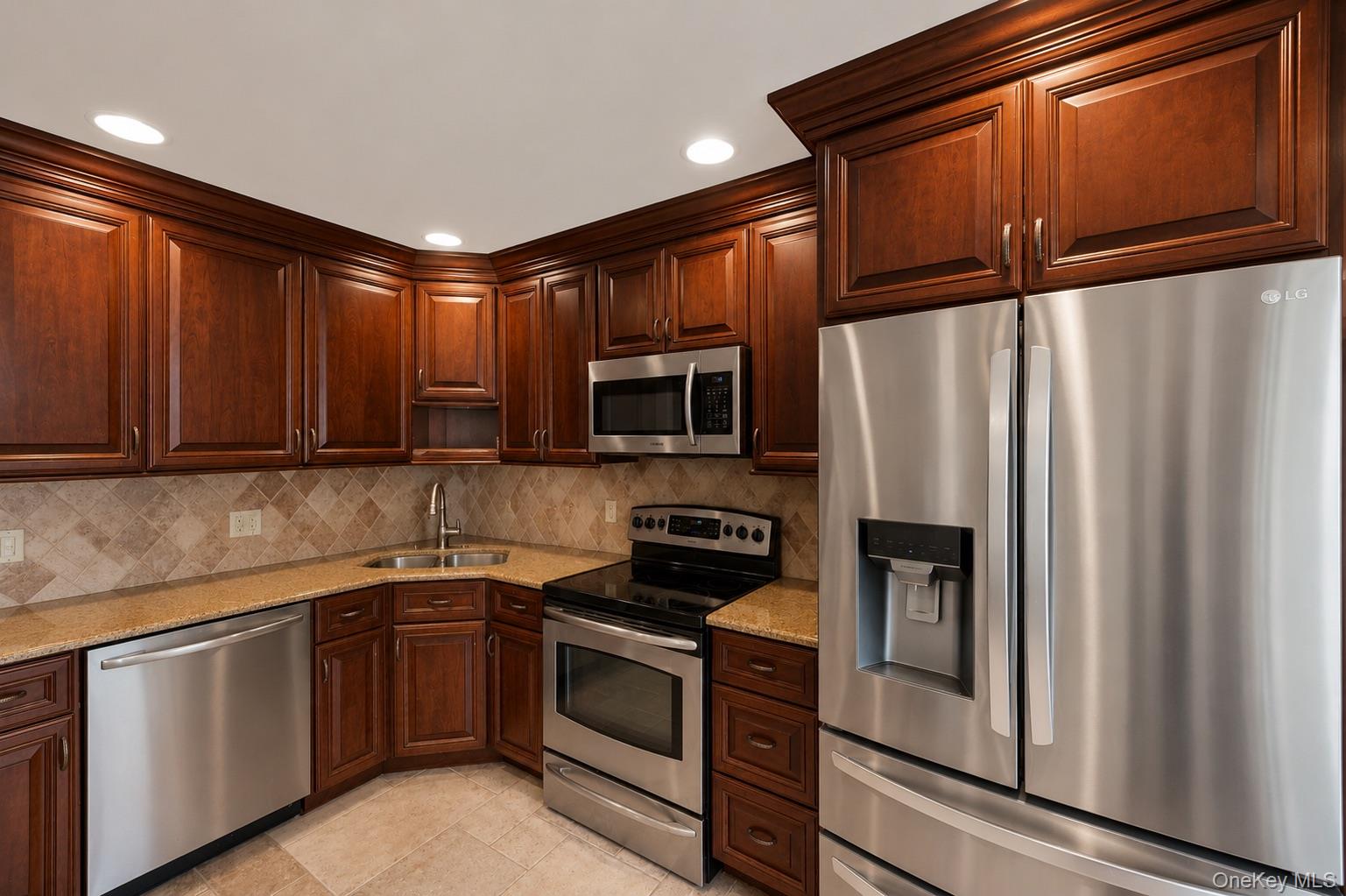 61 Hemlock Lane Property Photo 16