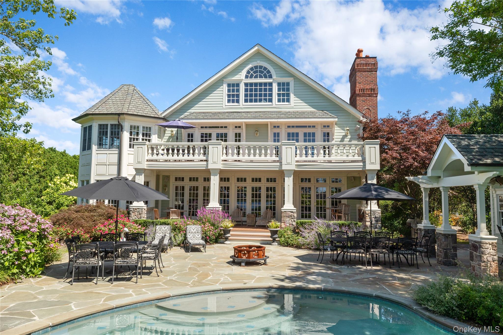 608 Shore Drive Property Photo 8