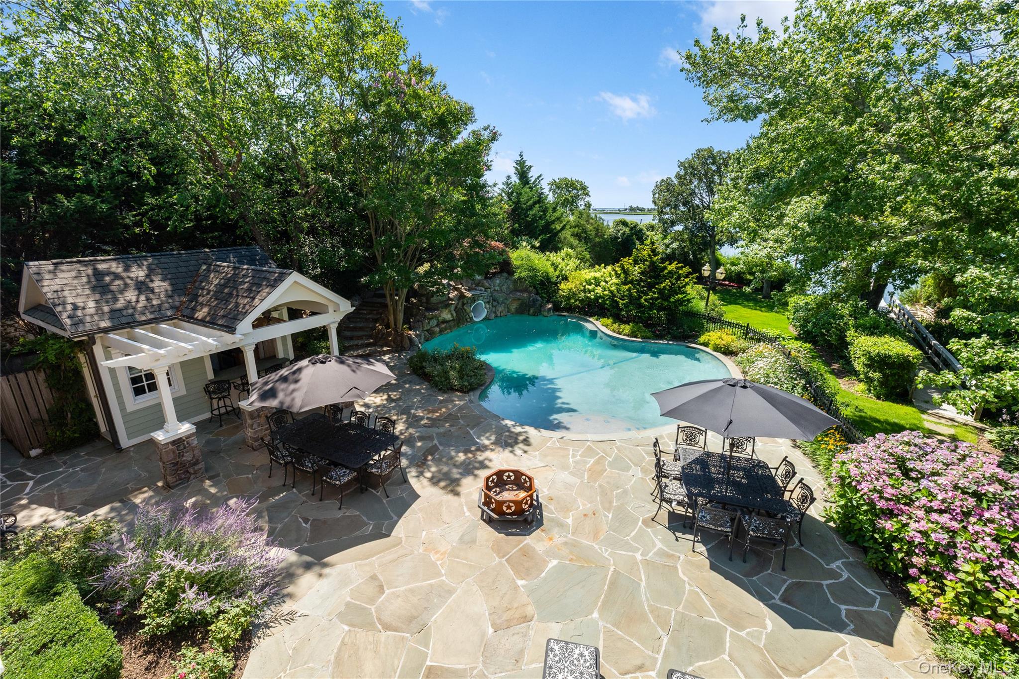 608 Shore Drive Property Photo 9