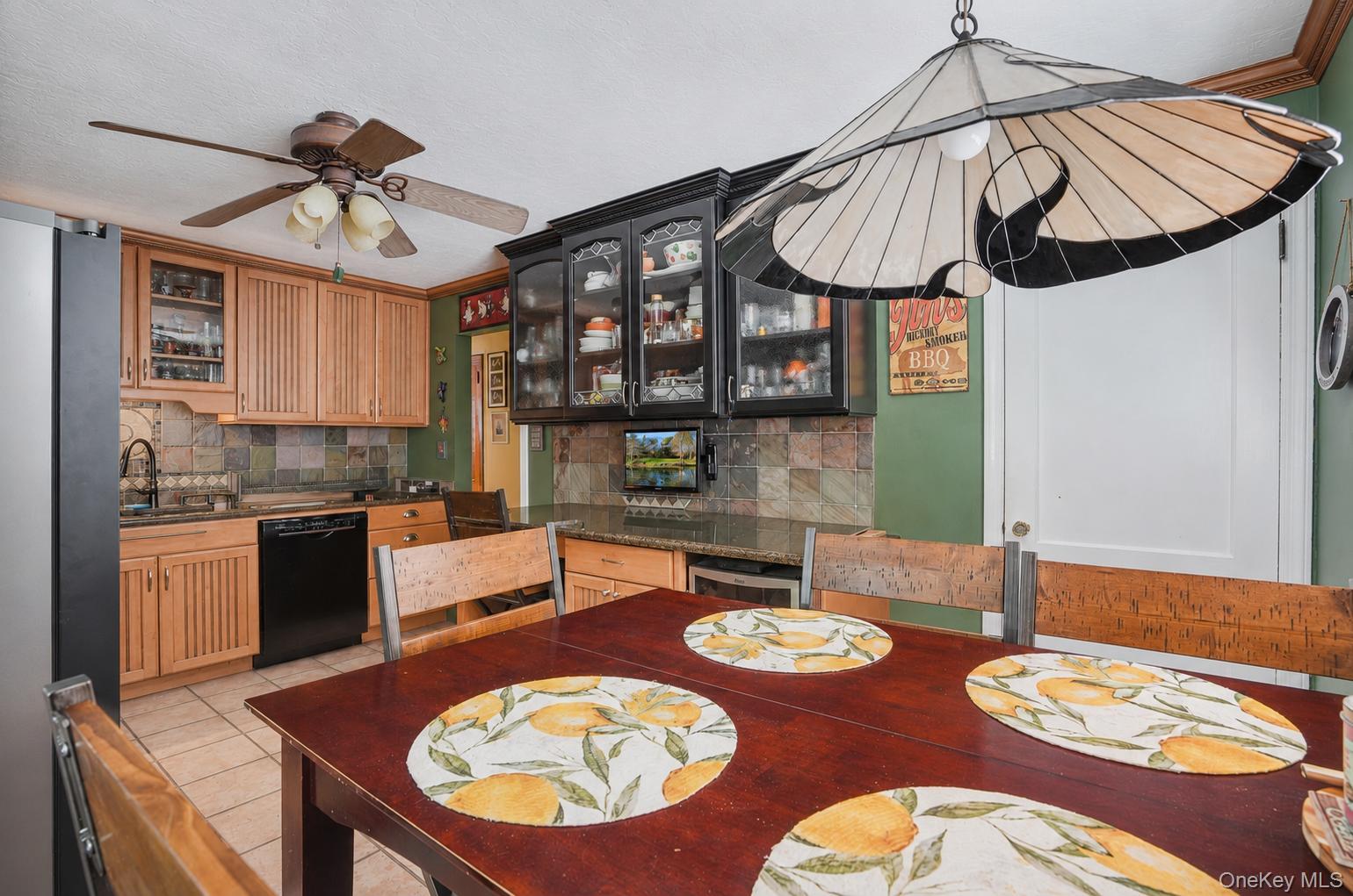 35 Lakeview Avenue Property Photo 4