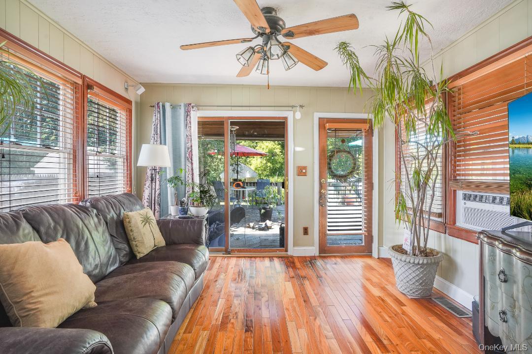 35 Lakeview Avenue Property Photo 9