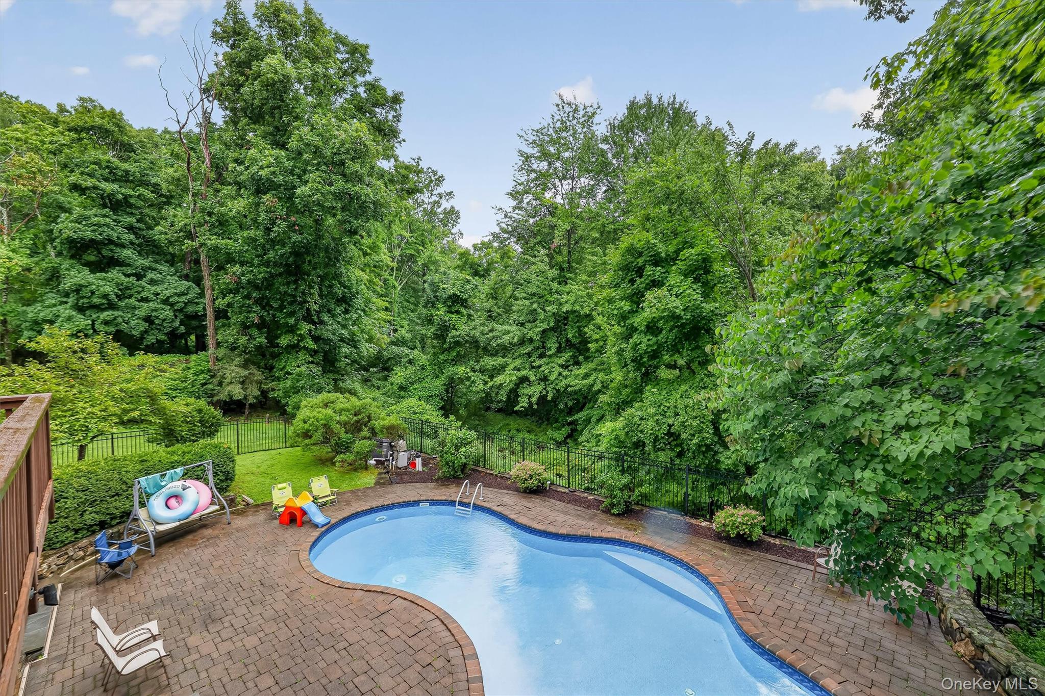1 Stonefield Court Property Photo 2