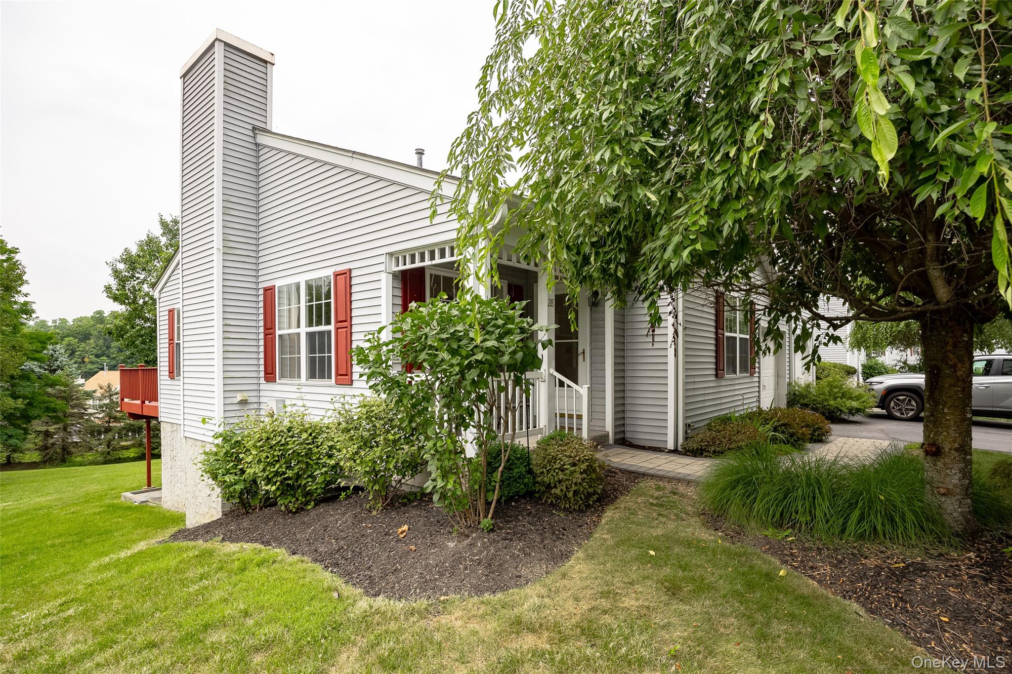 28 Tall Tree Lane Property Photo 3
