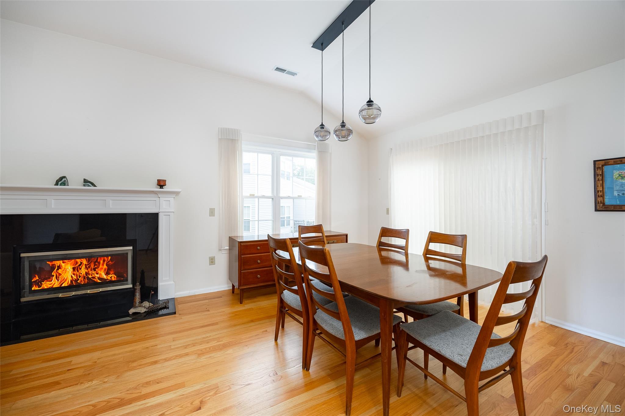 28 Tall Tree Lane Property Photo 6