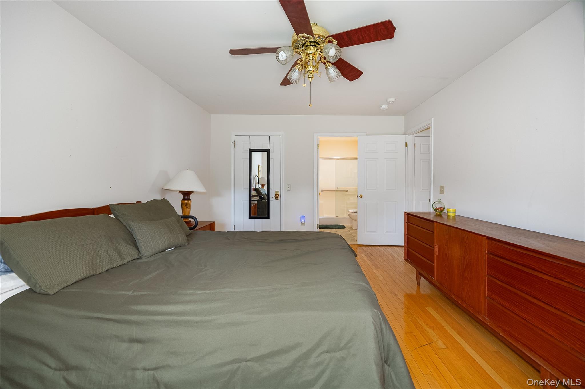 28 Tall Tree Lane Property Photo 13