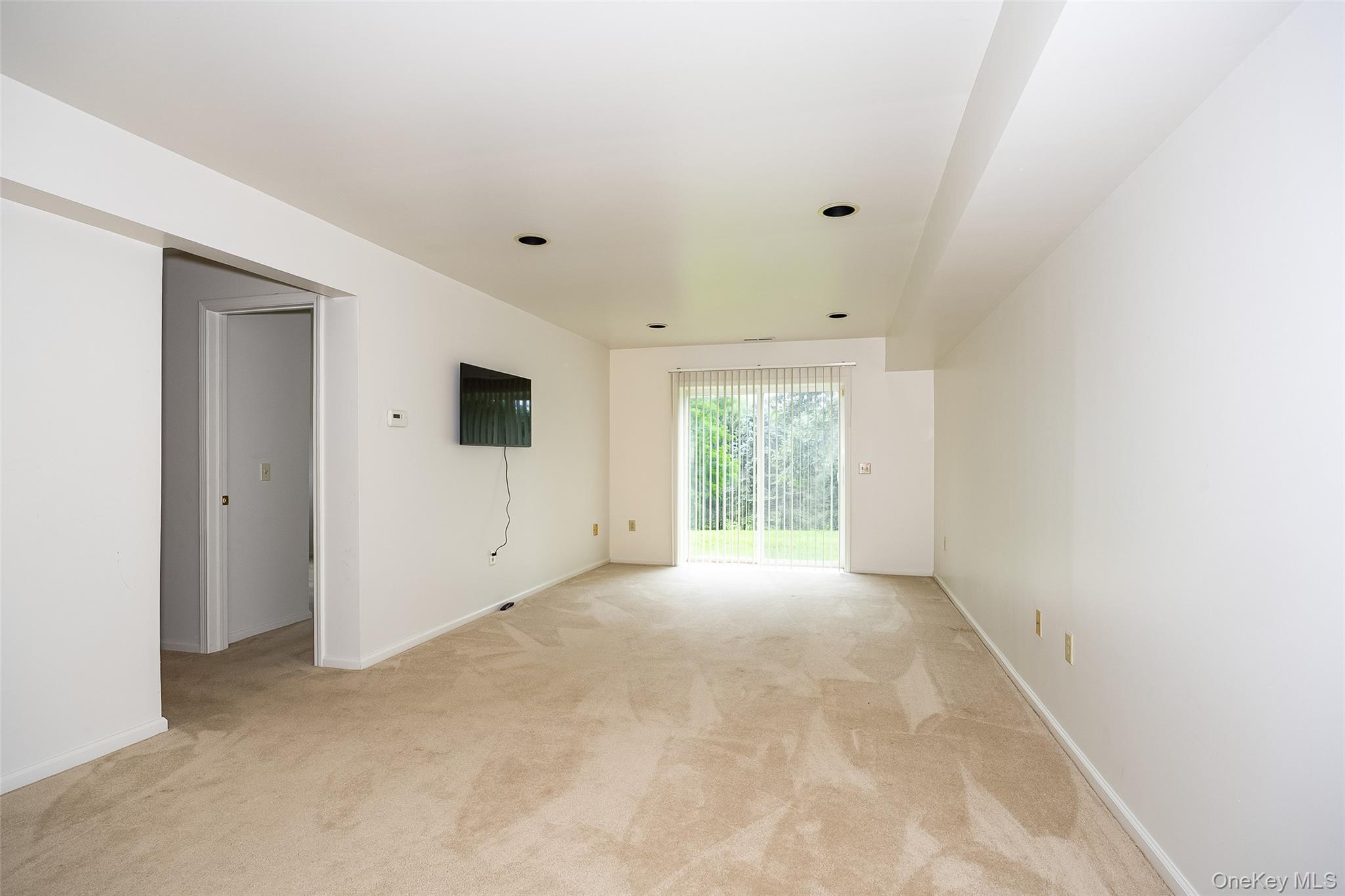 28 Tall Tree Lane Property Photo 17
